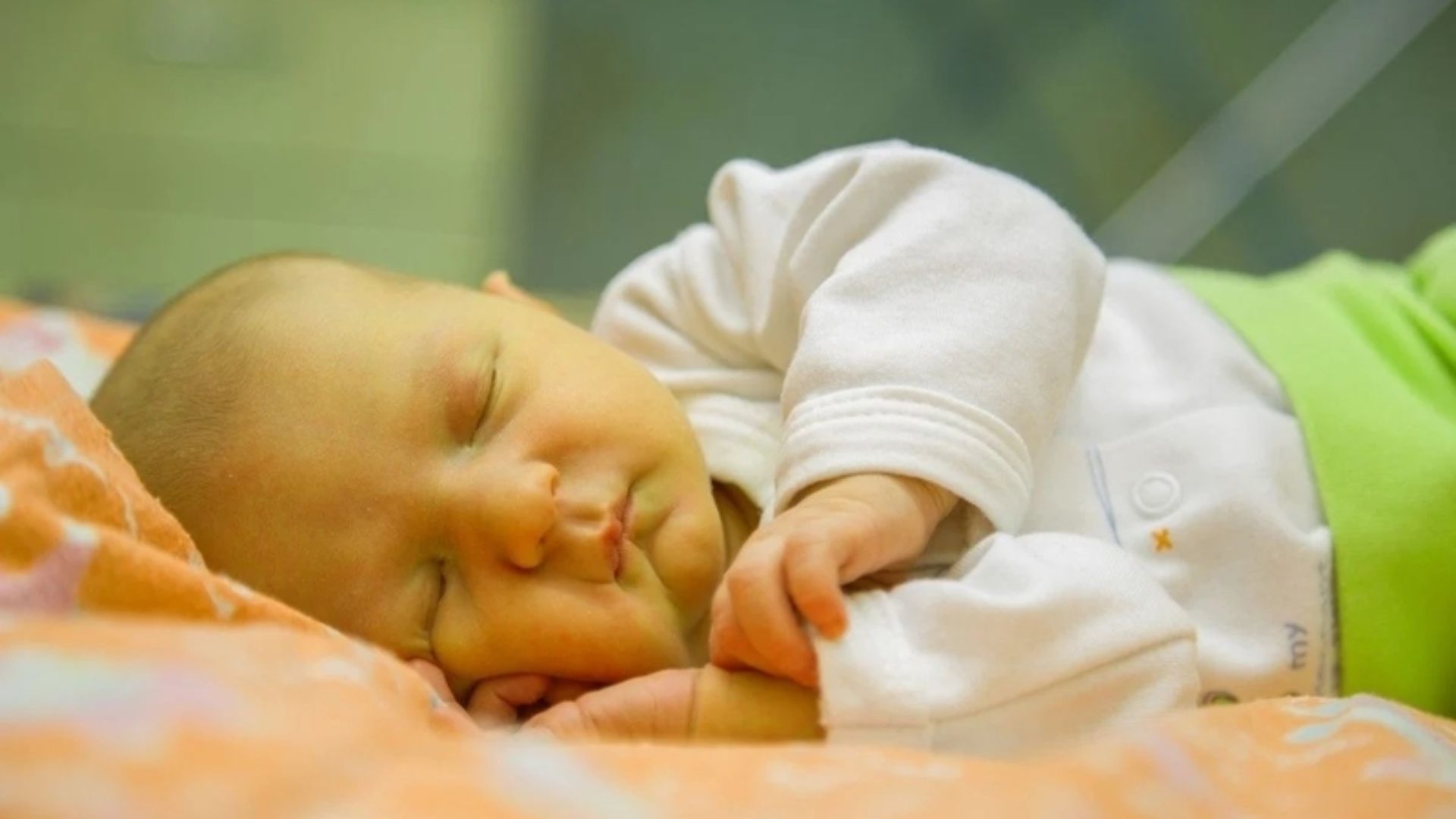 Chiếu đèn vàng da là phương pháp điều trị vàng da sơ sinh an toàn và hiệu quả.