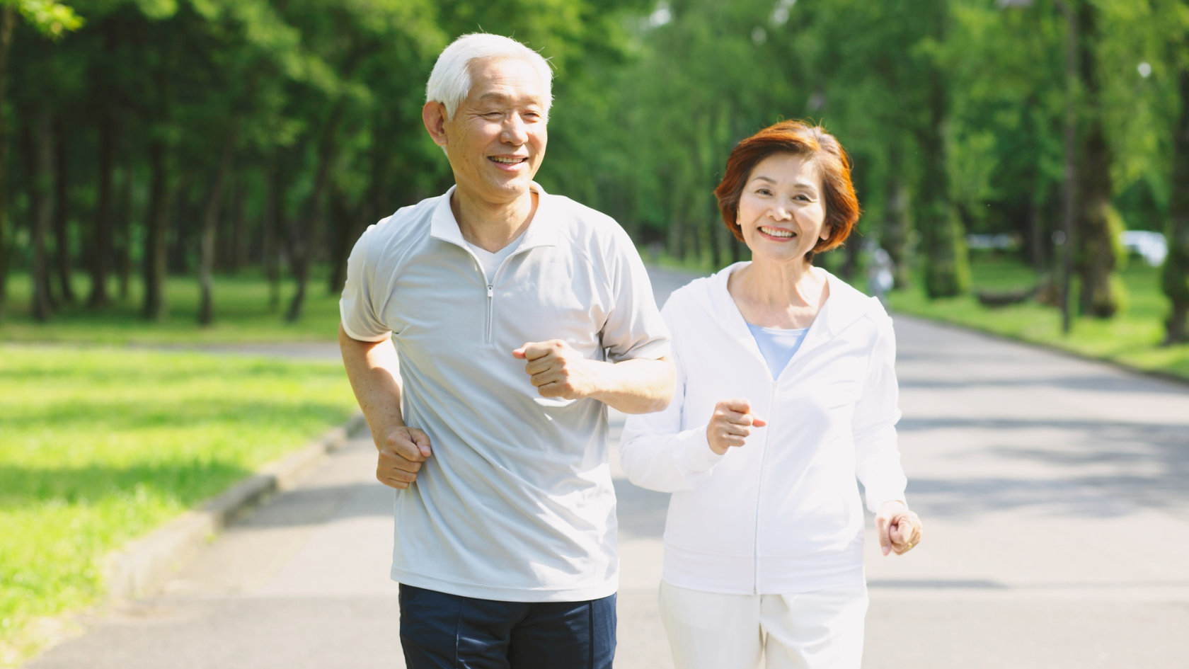 Duy trì vận động, tập luyện thể dục giúp giảm cholesterol xấu và tăng cholesterol tốt đáng kể