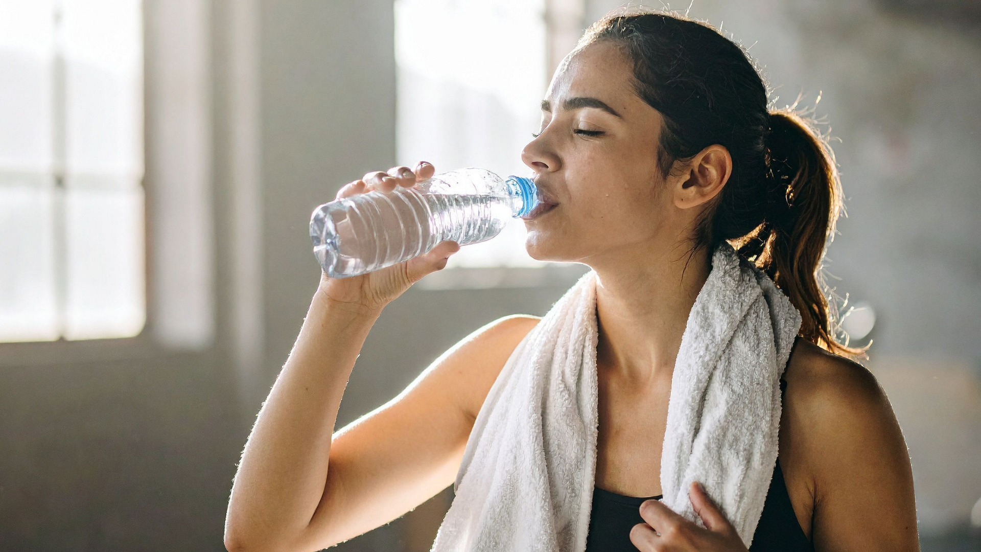 Bổ sung đủ nước và điện giải để tránh rối loạn điện giải dẫn tới cơn co cơ đột ngột