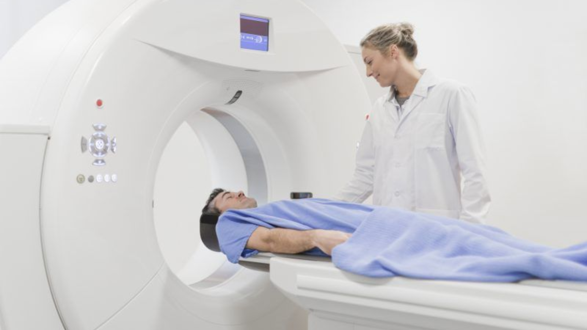 Chụp CT cột sống là công cụ hữu ích trong việc chẩn đoán và đánh giá thoái hóa cột sống