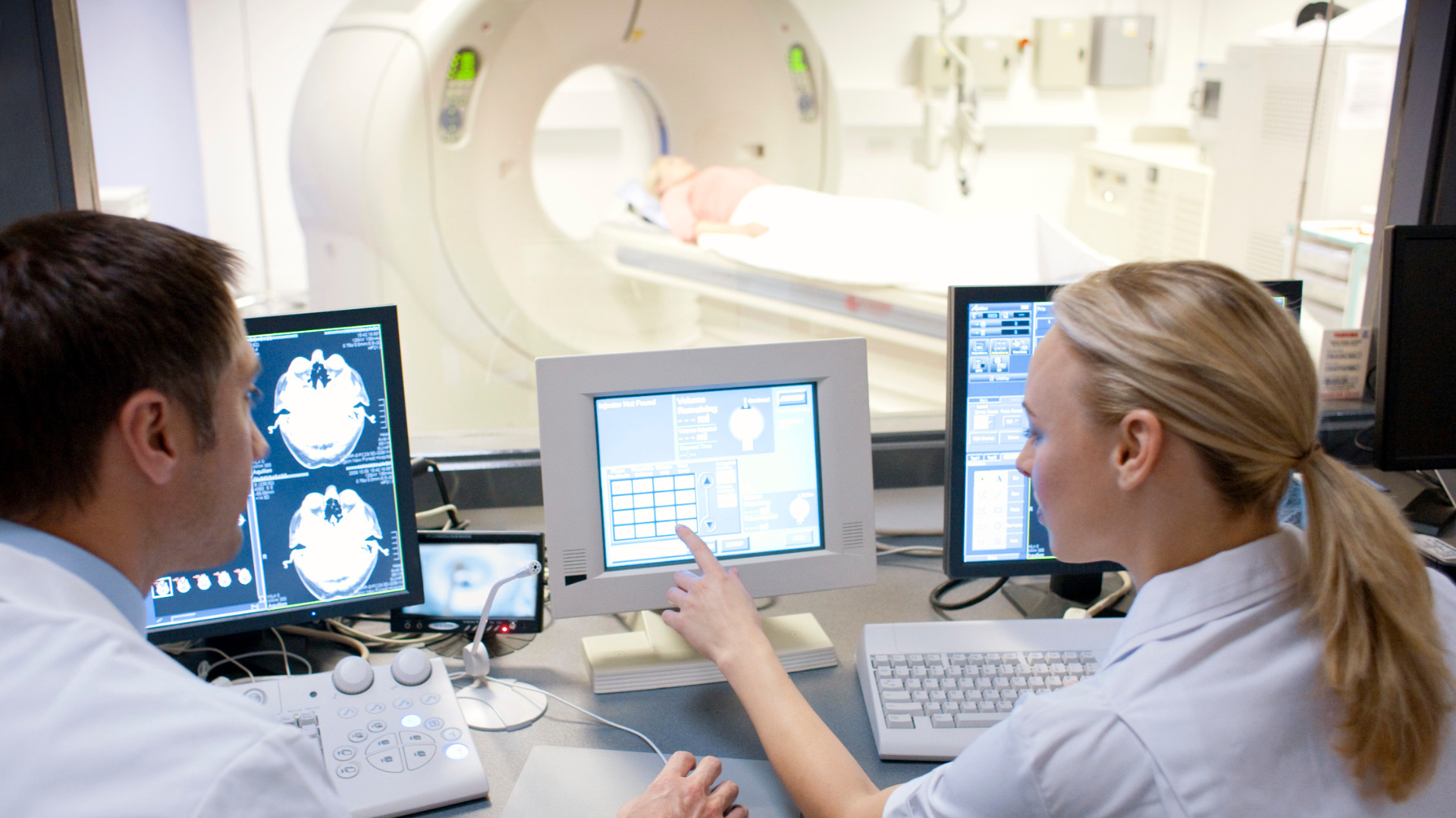 CT mạch vành là phương pháp không xâm lấn, không cần đưa ống thông vào tim