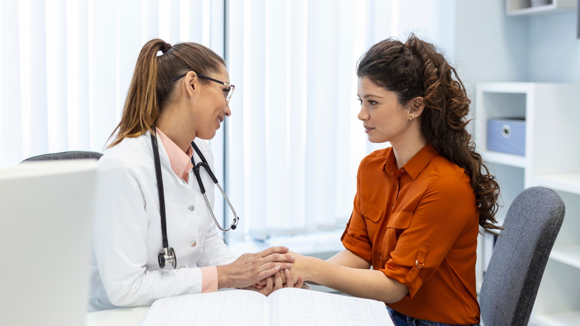 Bạn cần thông báo với bác sĩ về tiền sử bệnh và dị ứng thuốc trước chụp CT phổi