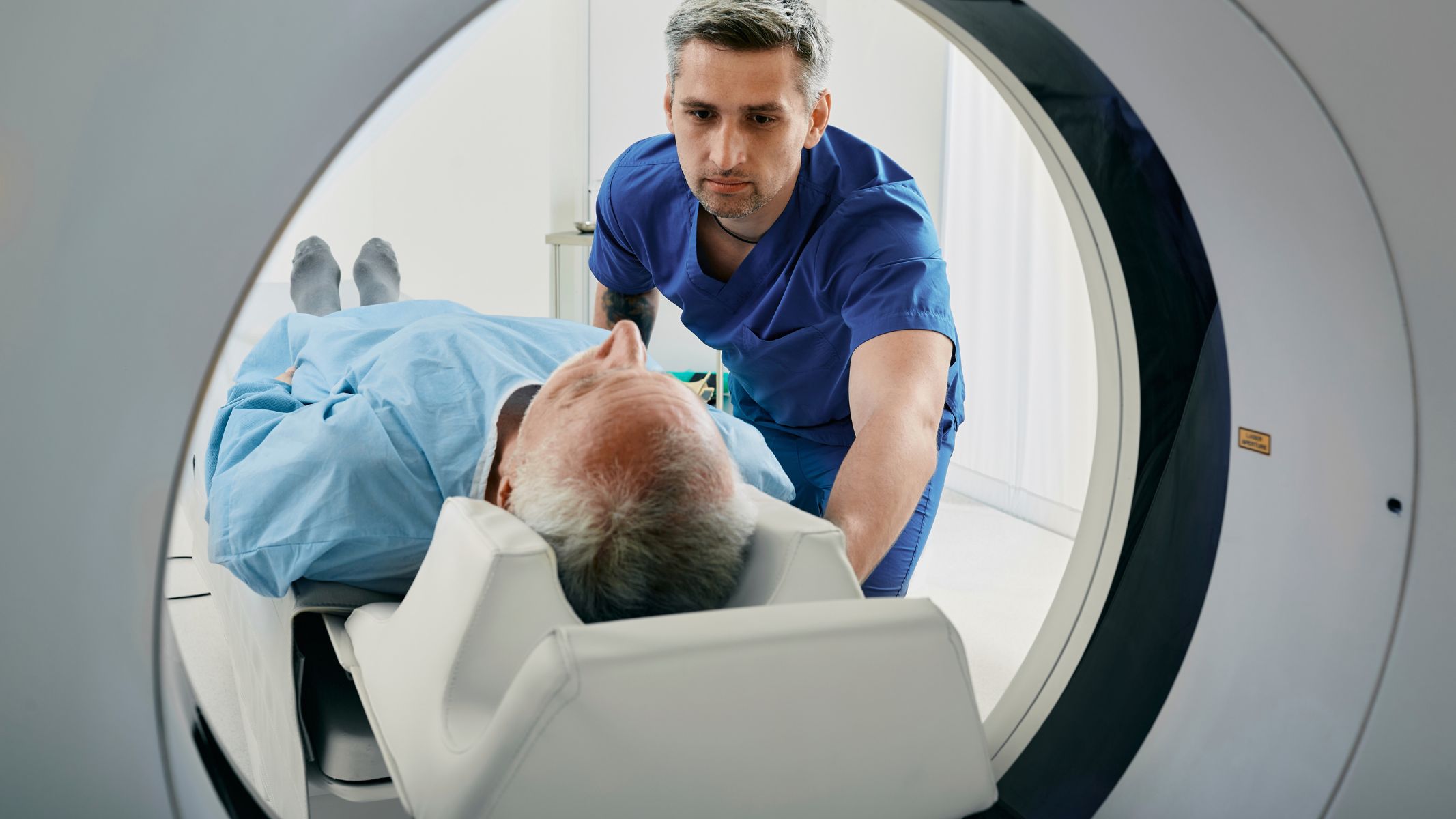 Chụp MRI đôi lúc có thể gây khó chịu cho nhiều người về mặt tâm lý