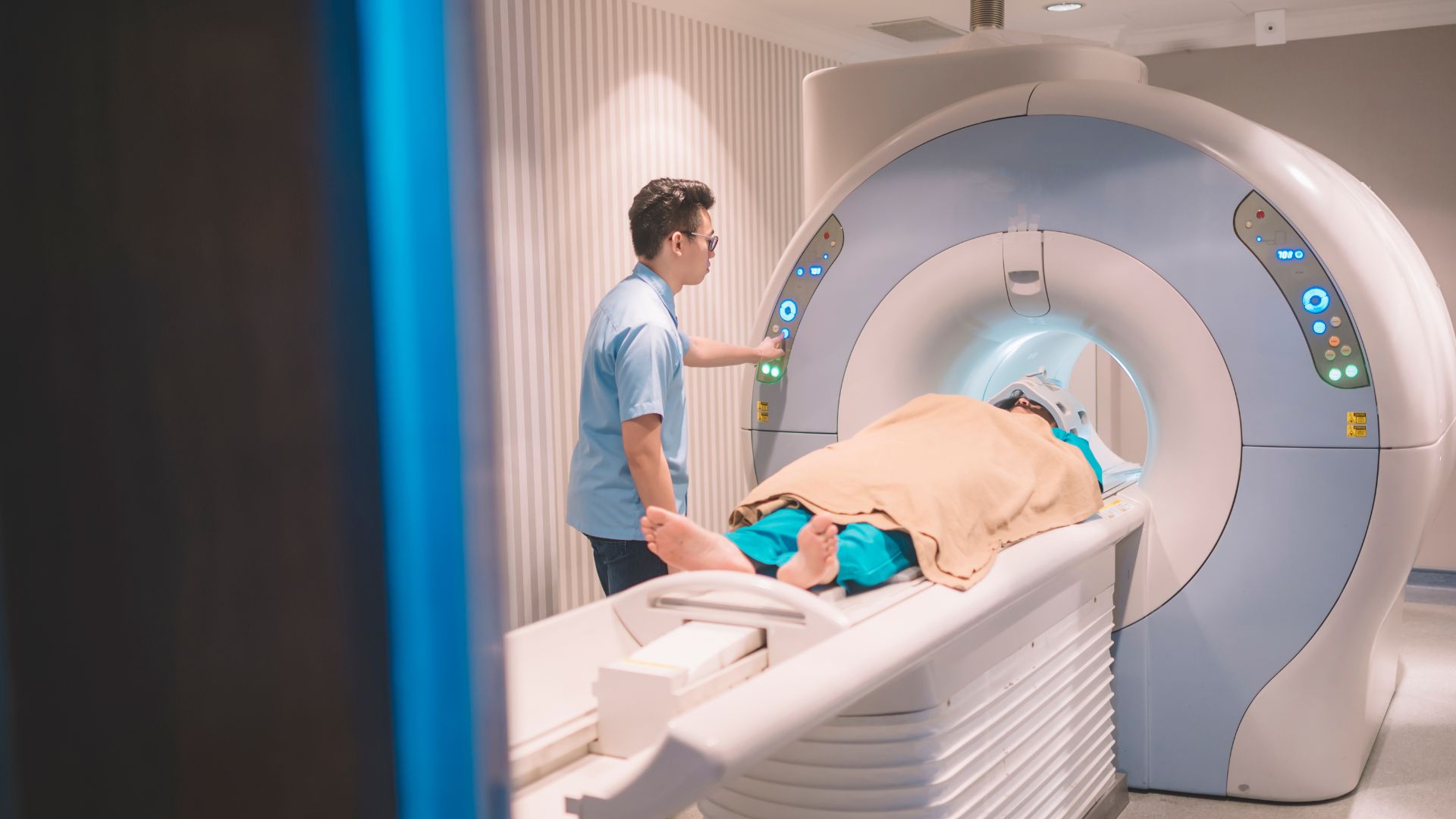 Chụp MRI có phải nhịn ăn không