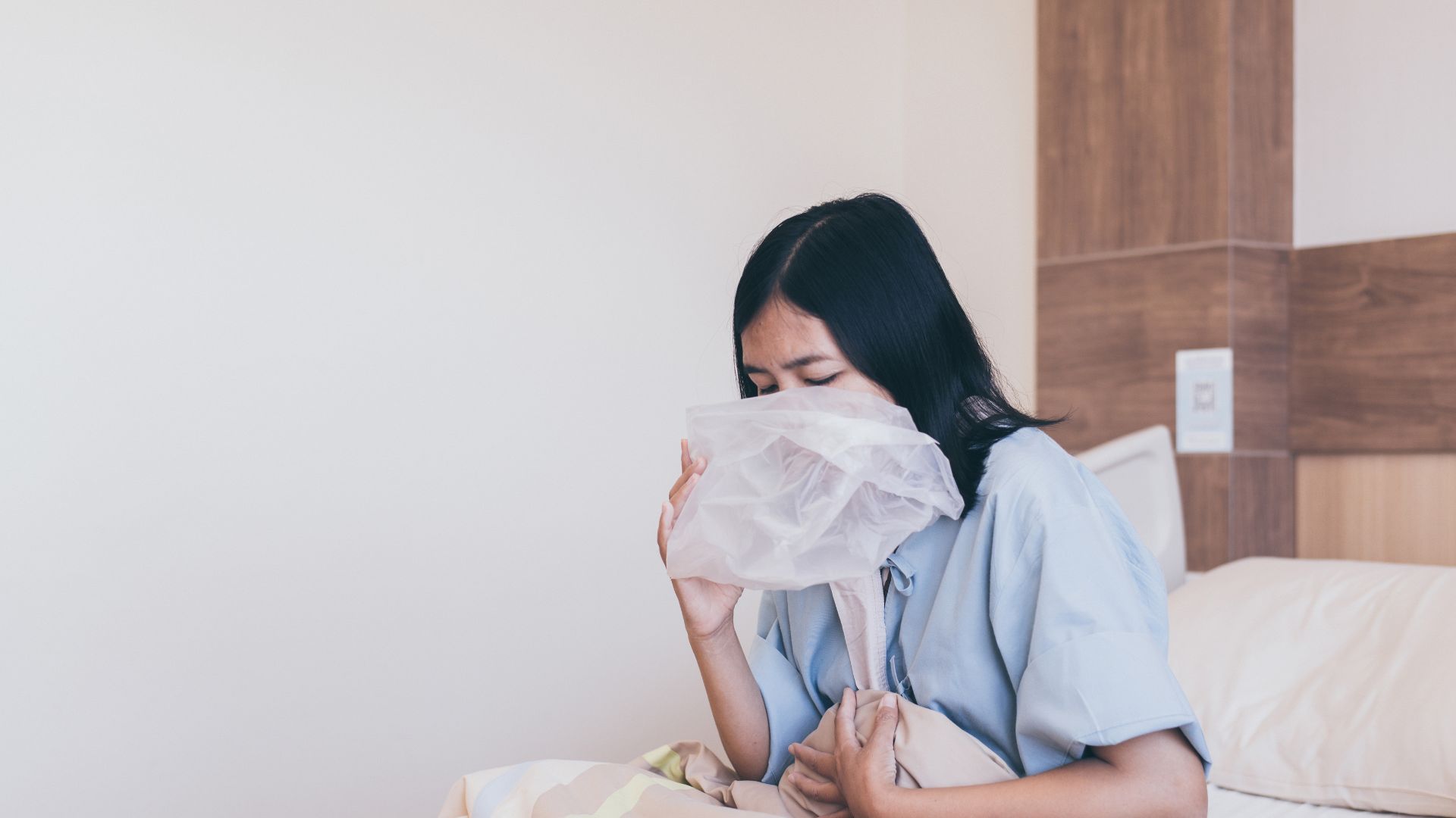 Người bệnh có thể cảm thấy buồn nôn khi tiêm thuốc đối quang từ