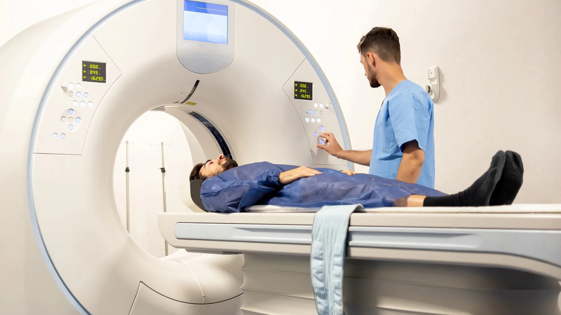 Nhiều người thường thắc mắc: Chụp PET CT bao nhiêu tiền để có thể chuẩn bị chi phí phù hợp