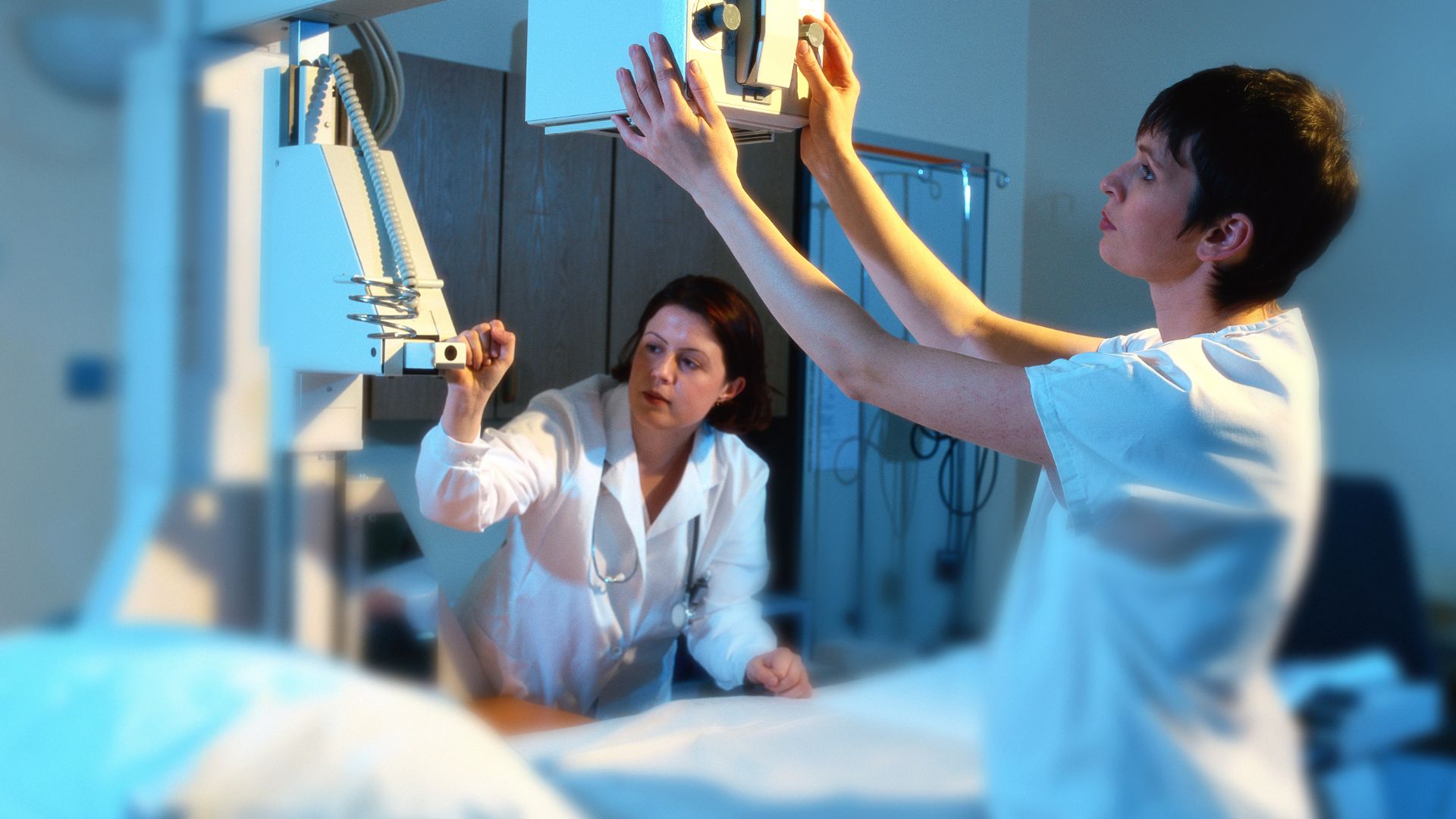 Chụp X-quang tử cung vòi trứng là một kỹ thuật chẩn đoán hình ảnh