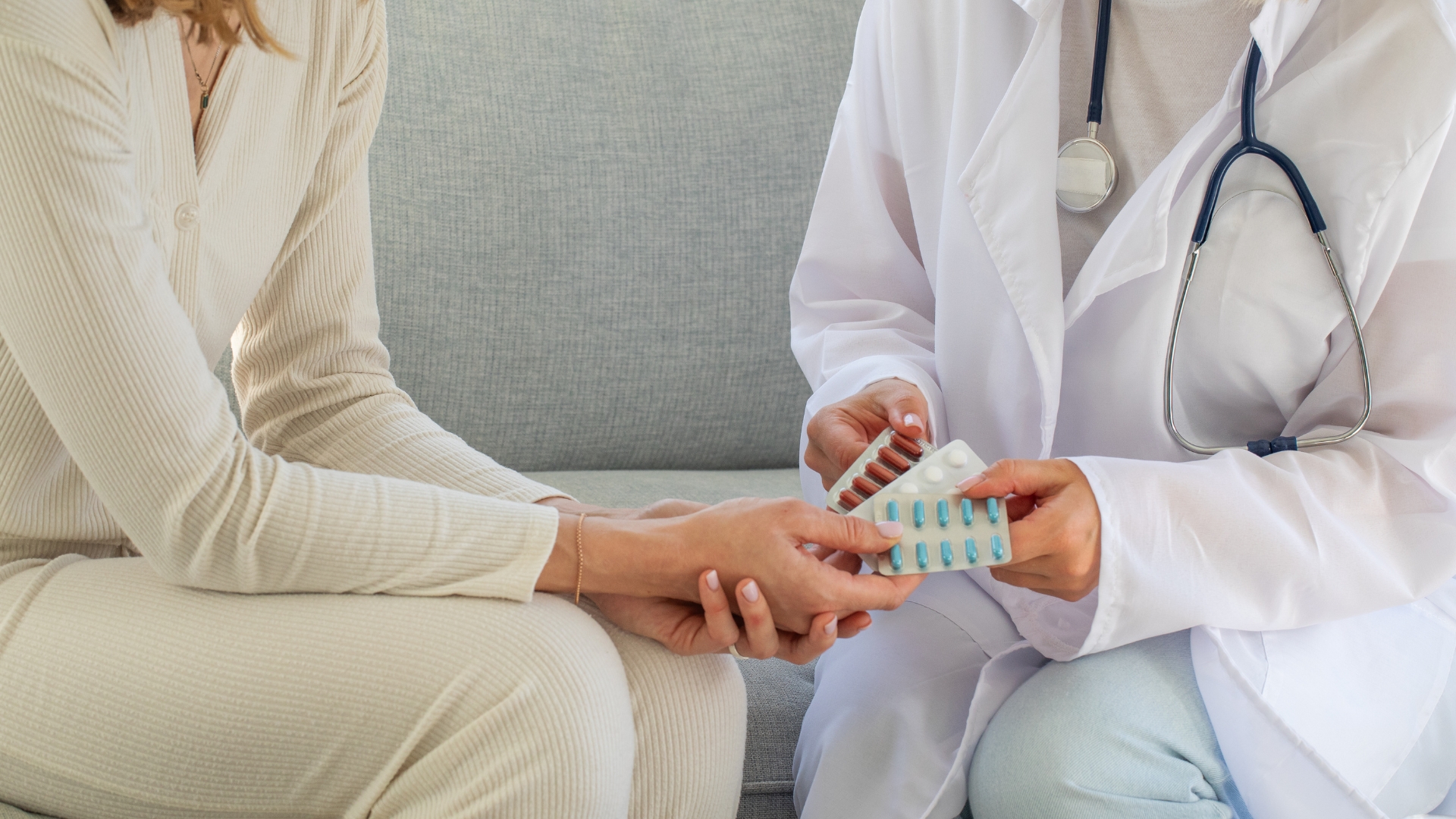 Việc tuân thủ thuốc và tái khám sau khi thực hiên thủ thuật là rất quan trọng để tránh thất bại và phát hiện kịp thời các bất thường