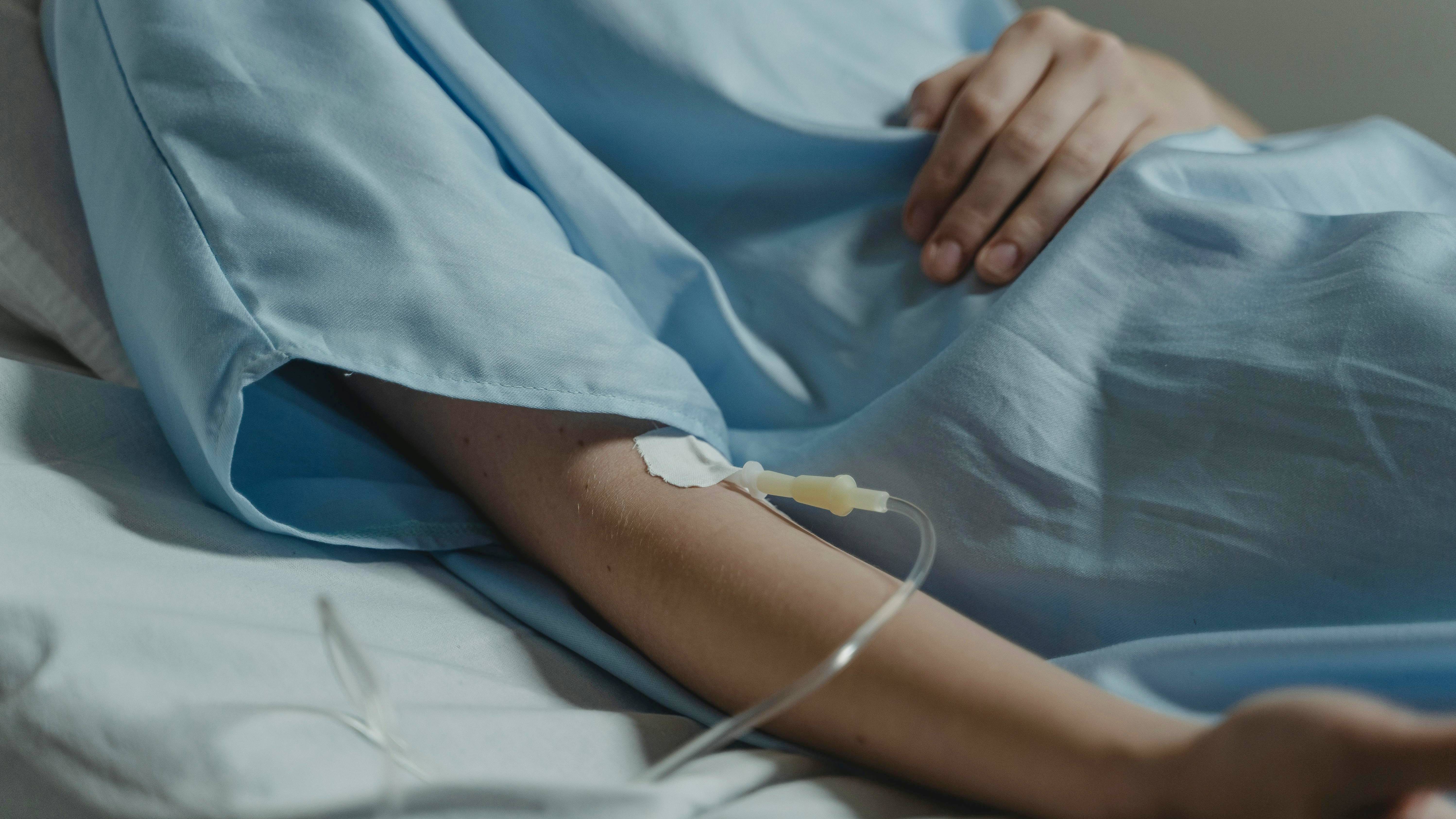 Ngoài phù do suy tim, suy dinh dưỡng nặng thiếu protein cũng có thể gây phù