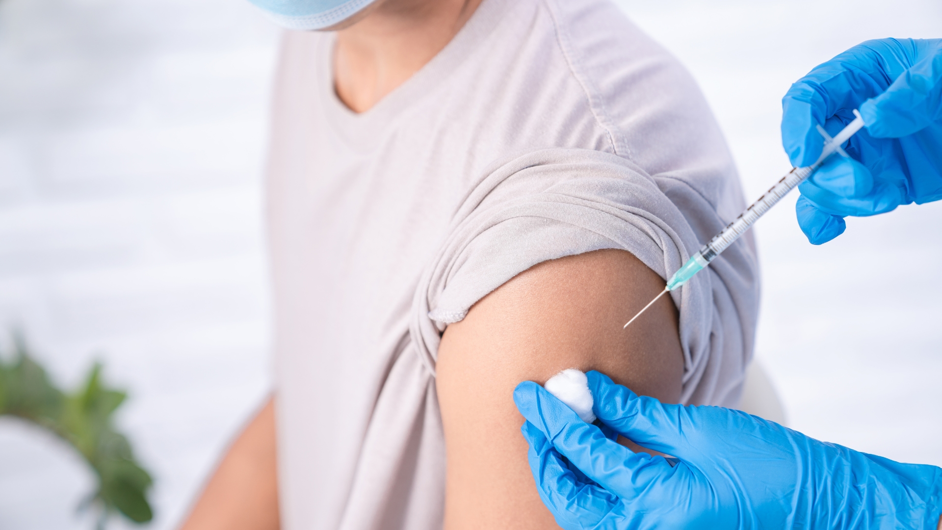 co-nen-doi-tre-day-thi-moi-tiem-HPV 3.jpg