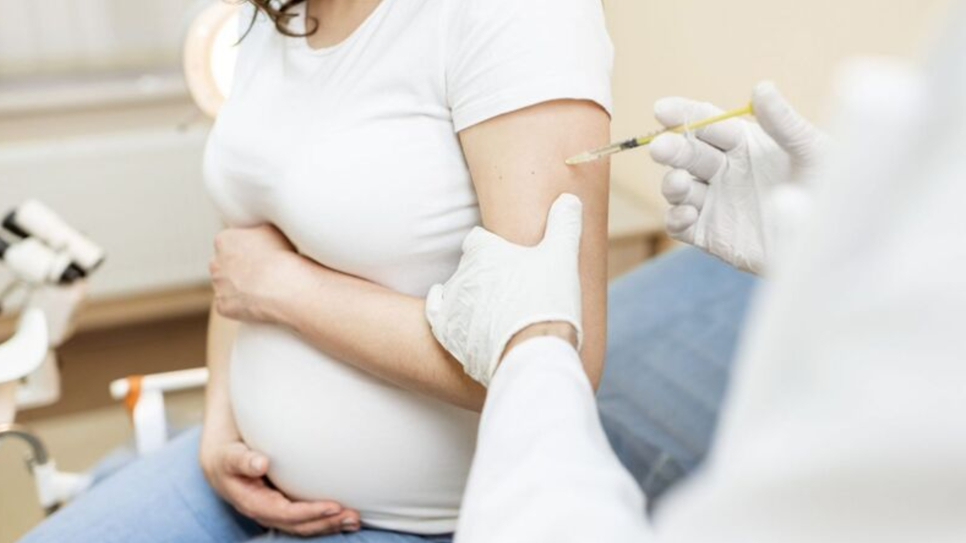 co-nen-tiem-vac-xin-bach-hau-ho-ga-uon-van-cho-ba-bau (3).png