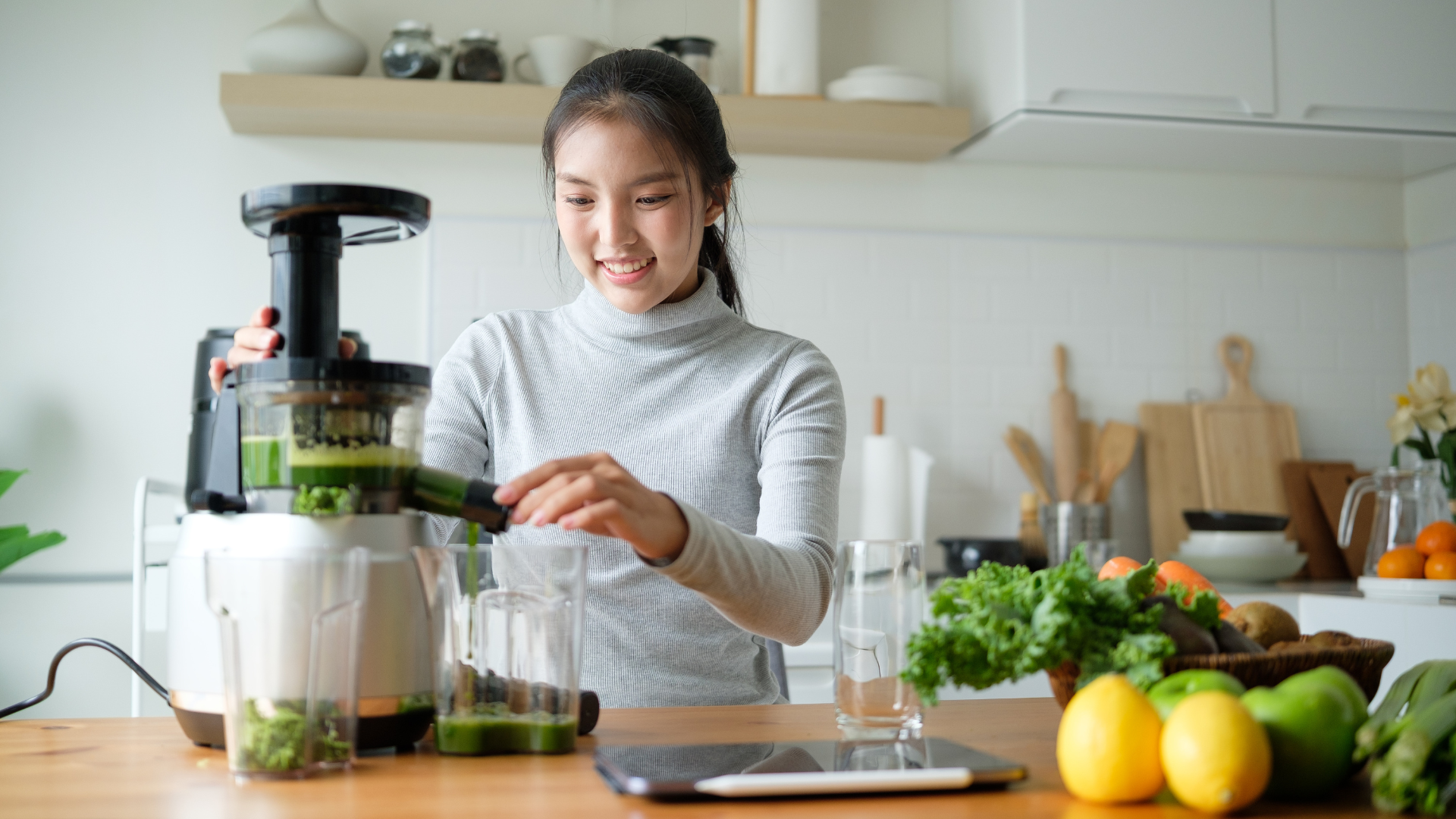 Nên kết hợp cần tây với các loại rau củ hoặc trái cây khác để cân bằng dinh dưỡng