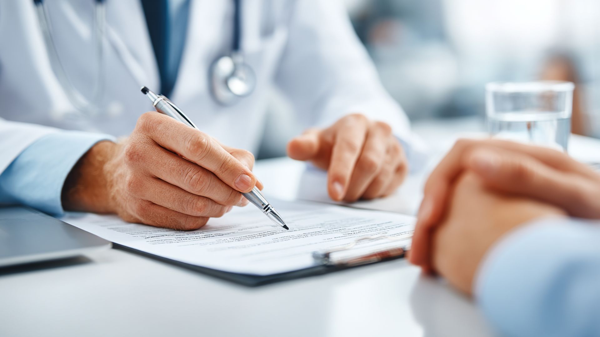 Bạn nên tham khảo ý kiến của bác sĩ trước khi quyết định uống vắc xin tả