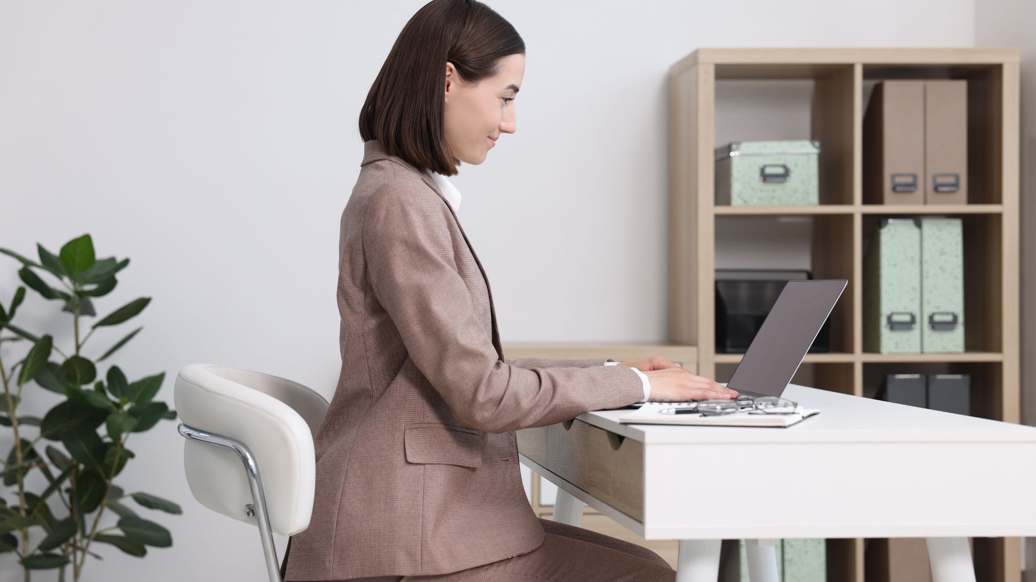 Điều chỉnh thói quen sinh hoạt khoa học để hạn chế ảnh hưởng đến mắt