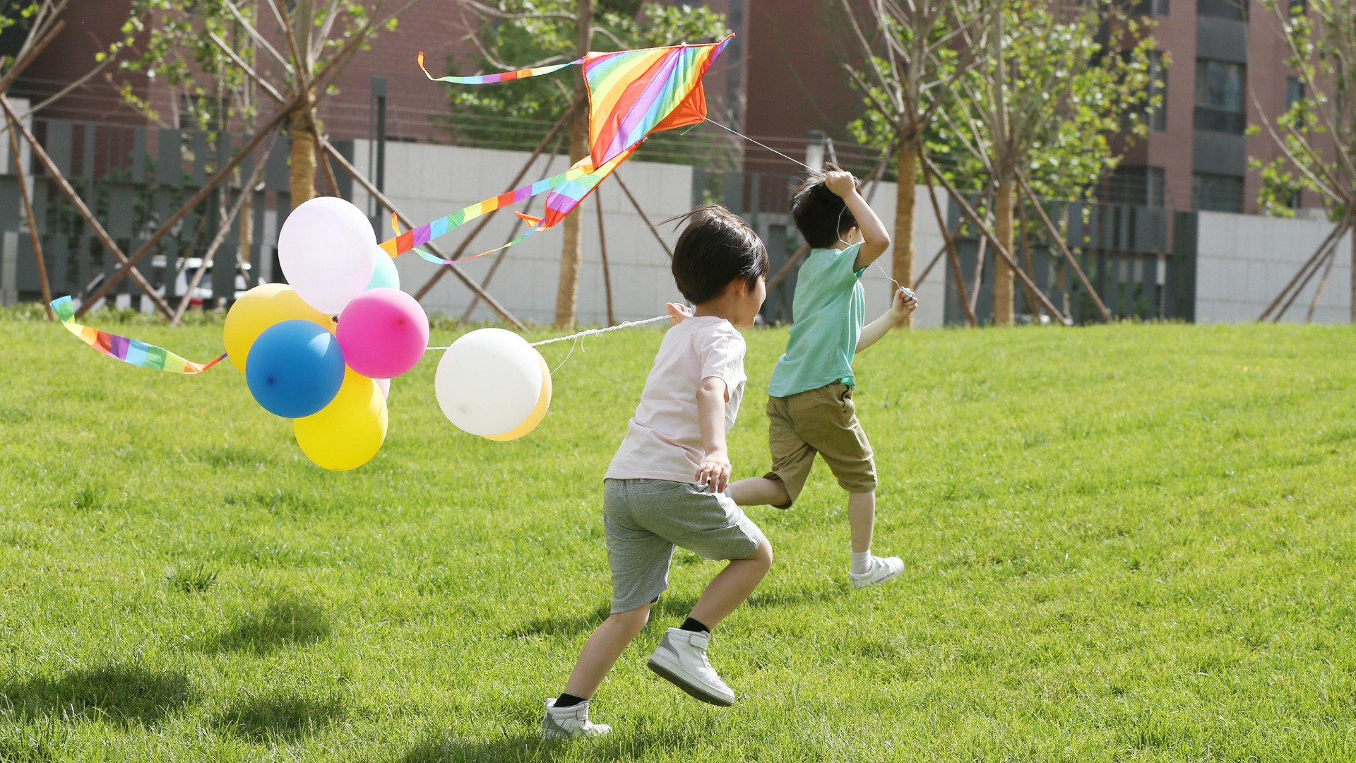 Khuyến khích hoạt động ngoài trời là một trong những biện pháp giúp trẻ giảm thời gian chơi game