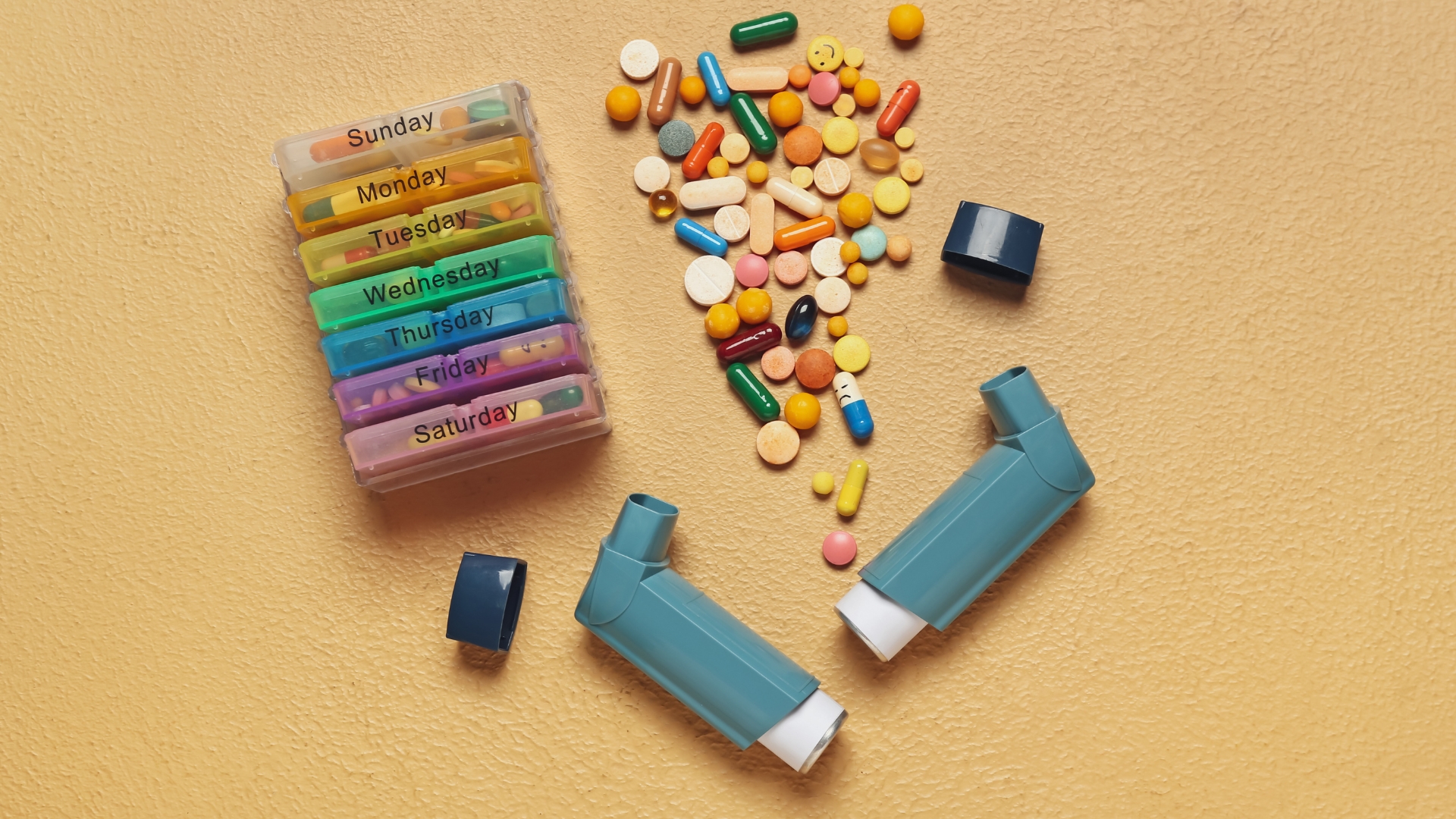 Thuốc corticoid có thể gặp ở nhiều dạng như viên uống, thuốc tiêm, thuốc hít, thuốc bôi, thuốc xịt mũi