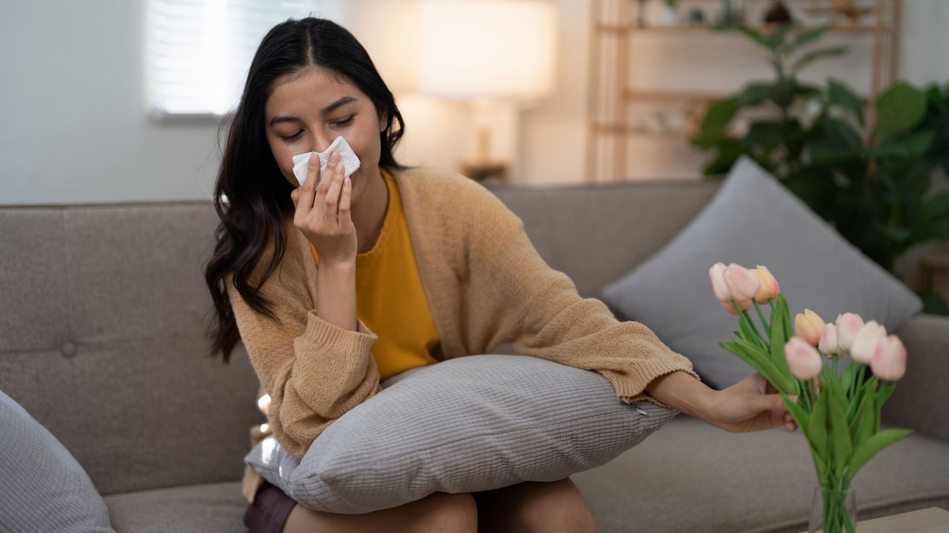 Người có làn da nhạy cảm dễ bị nổi mẩn đỏ ngứa khi tiếp xúc với chất gây dị ứng như phấn hoa