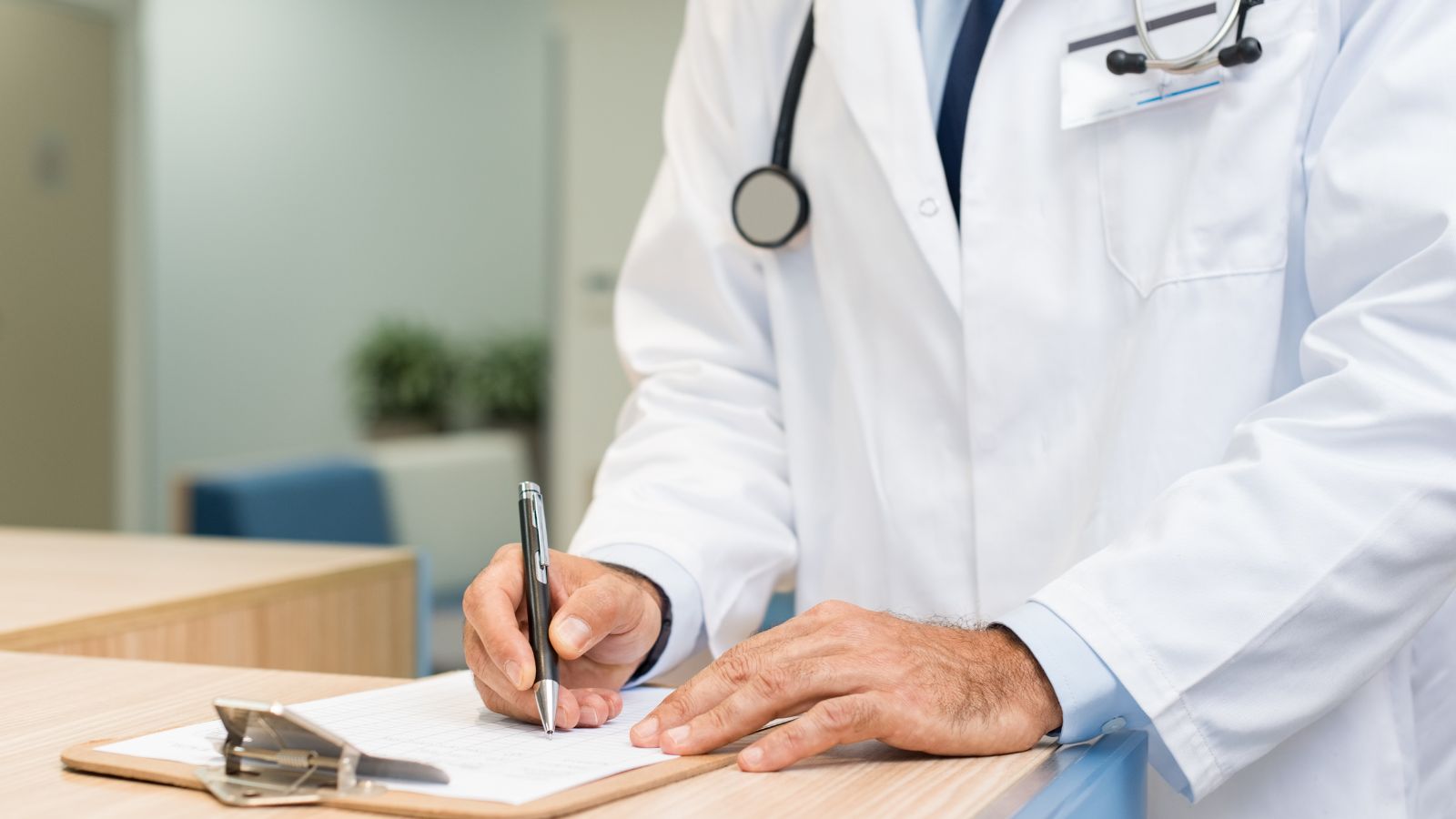 Trong nhiều trường hợp đa hồng cầu, bác sĩ có thể chỉ định trích máu định kỳ để giảm bớt số lượng hồng cầu