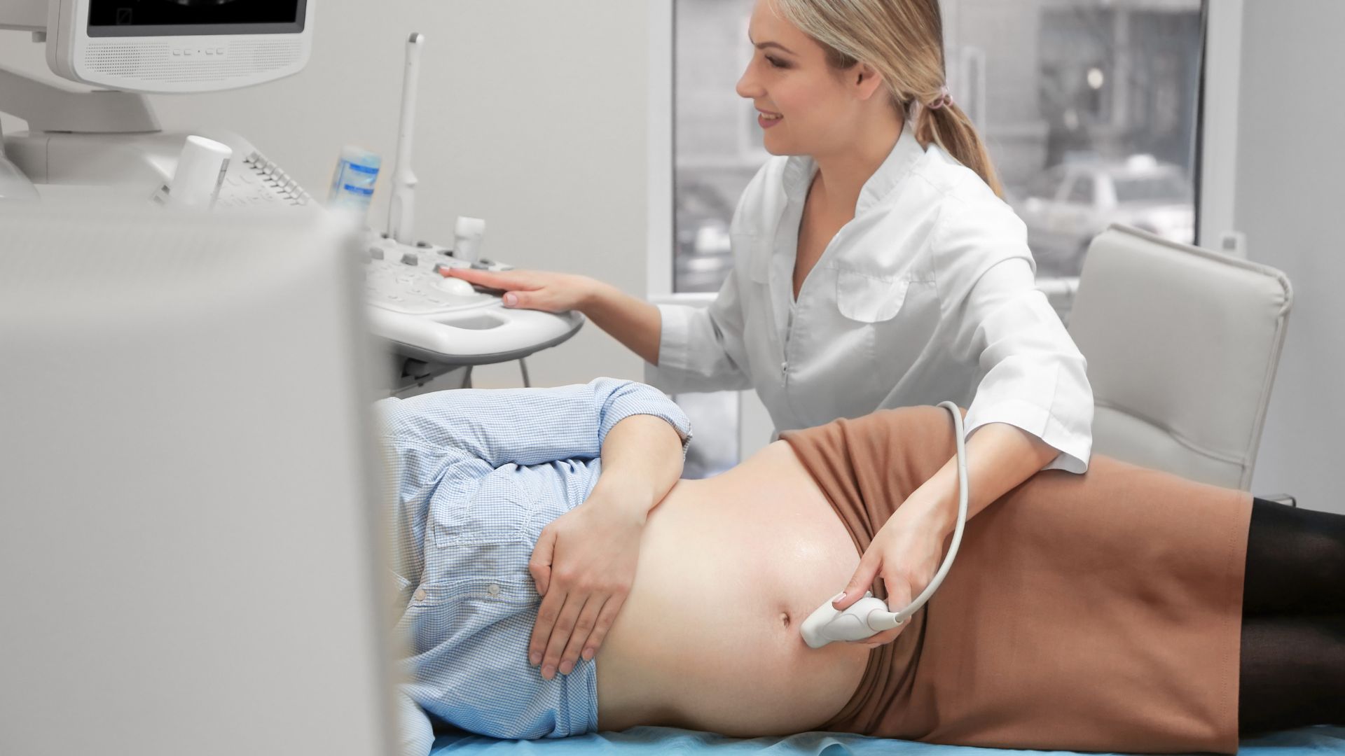 Mẹ bầu đa ối ở tuần 37 nên siêu âm định kỳ để theo dõi sức khỏe thai kỳ