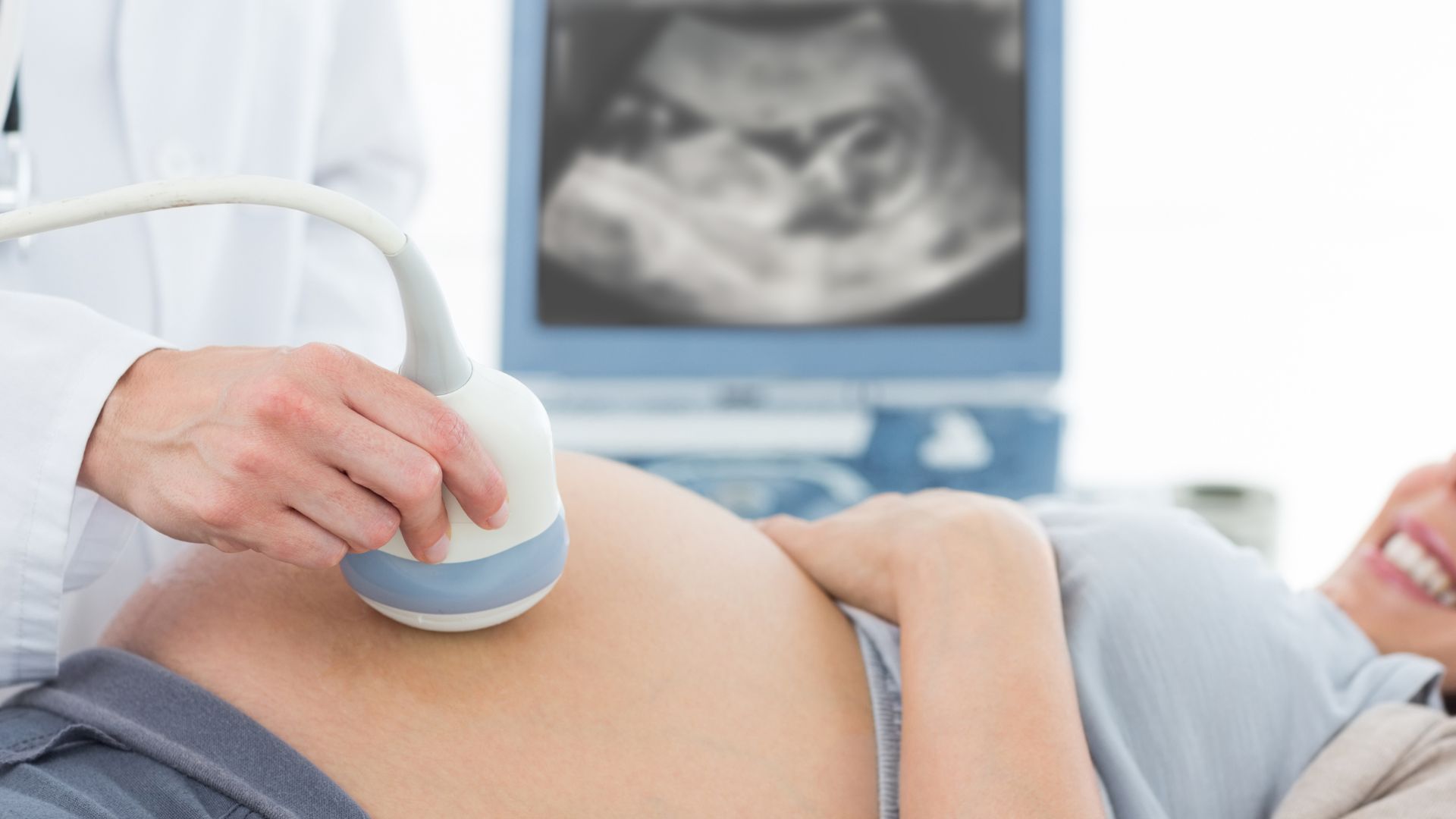 Mẹ bầu nên siêu âm định kỳ nếu được chẩn đoán đa ối