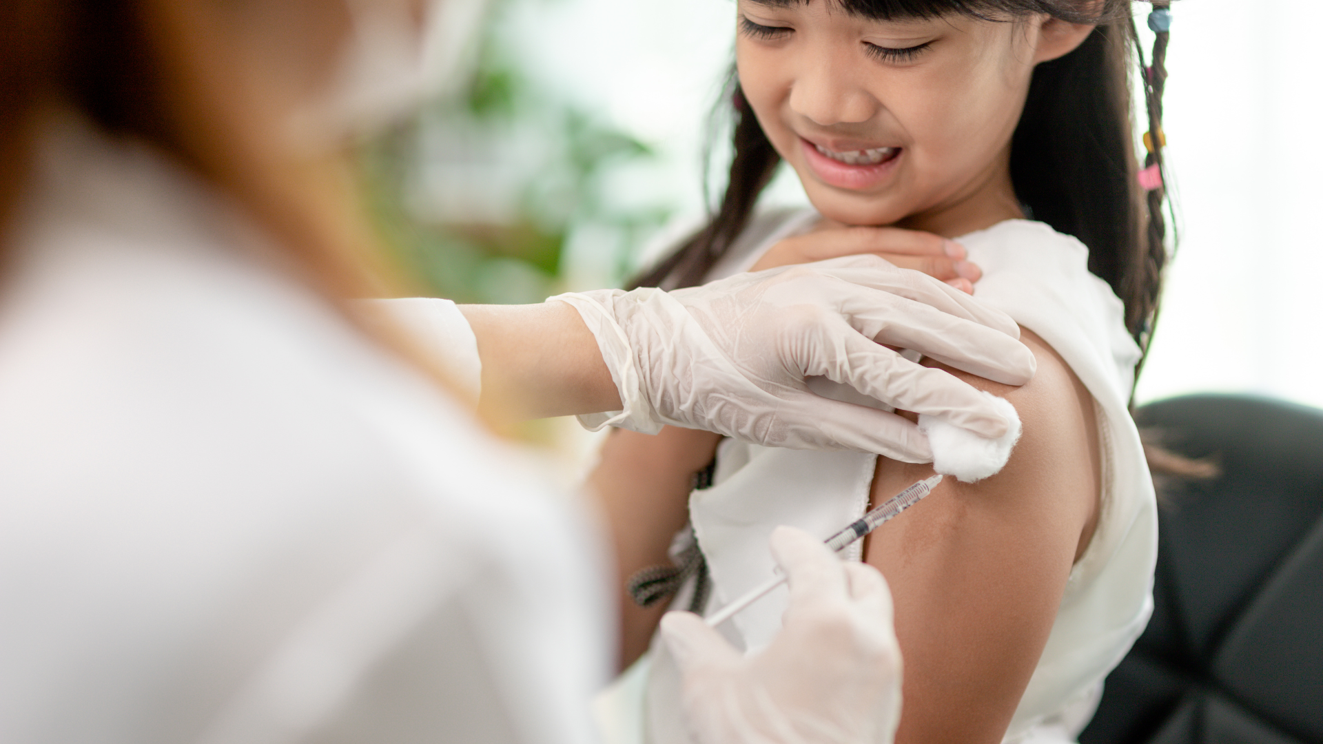 Tiêm thêm vắc xin mô cầu AC hoặc ACYW sau mô cầu BC đặc biệt cần thiết với người có nguy cơ mắc bệnh cao