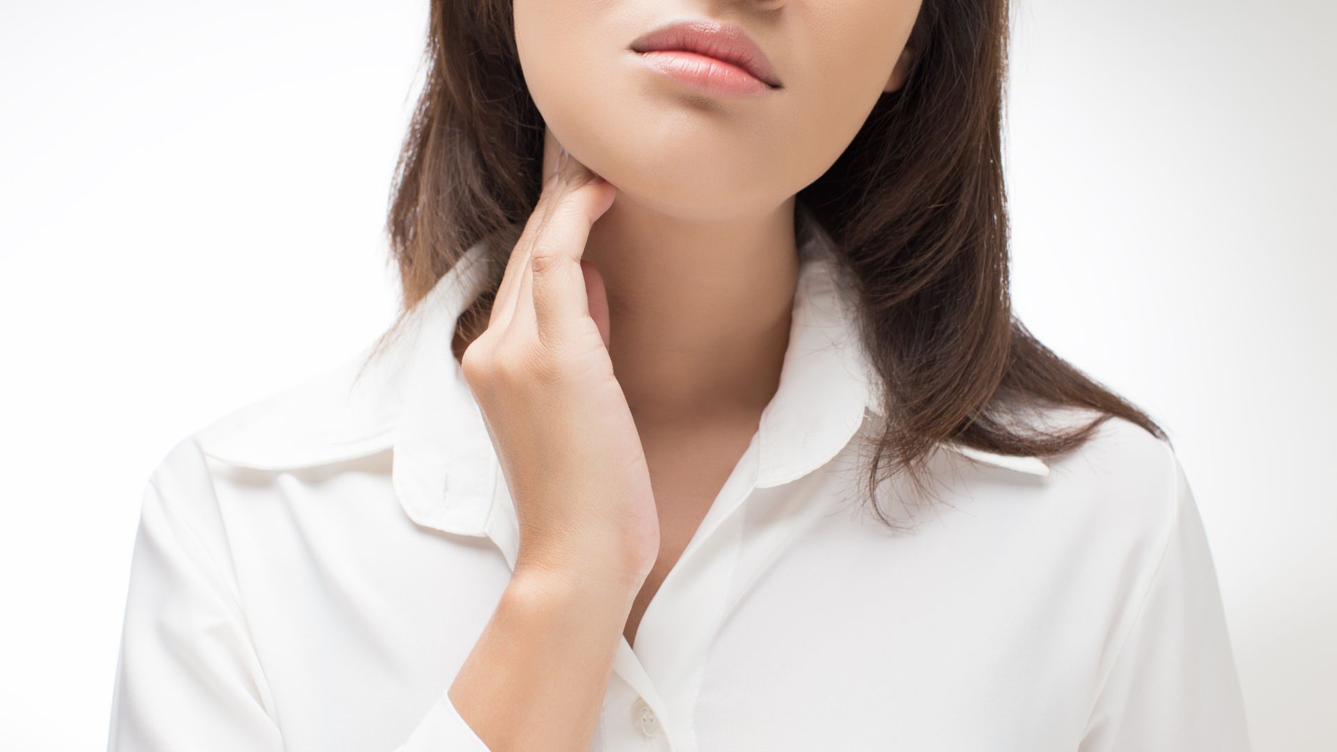 Đau cổ họng là gì? Nguyên nhân, triệu chứng và cách điều trị 2