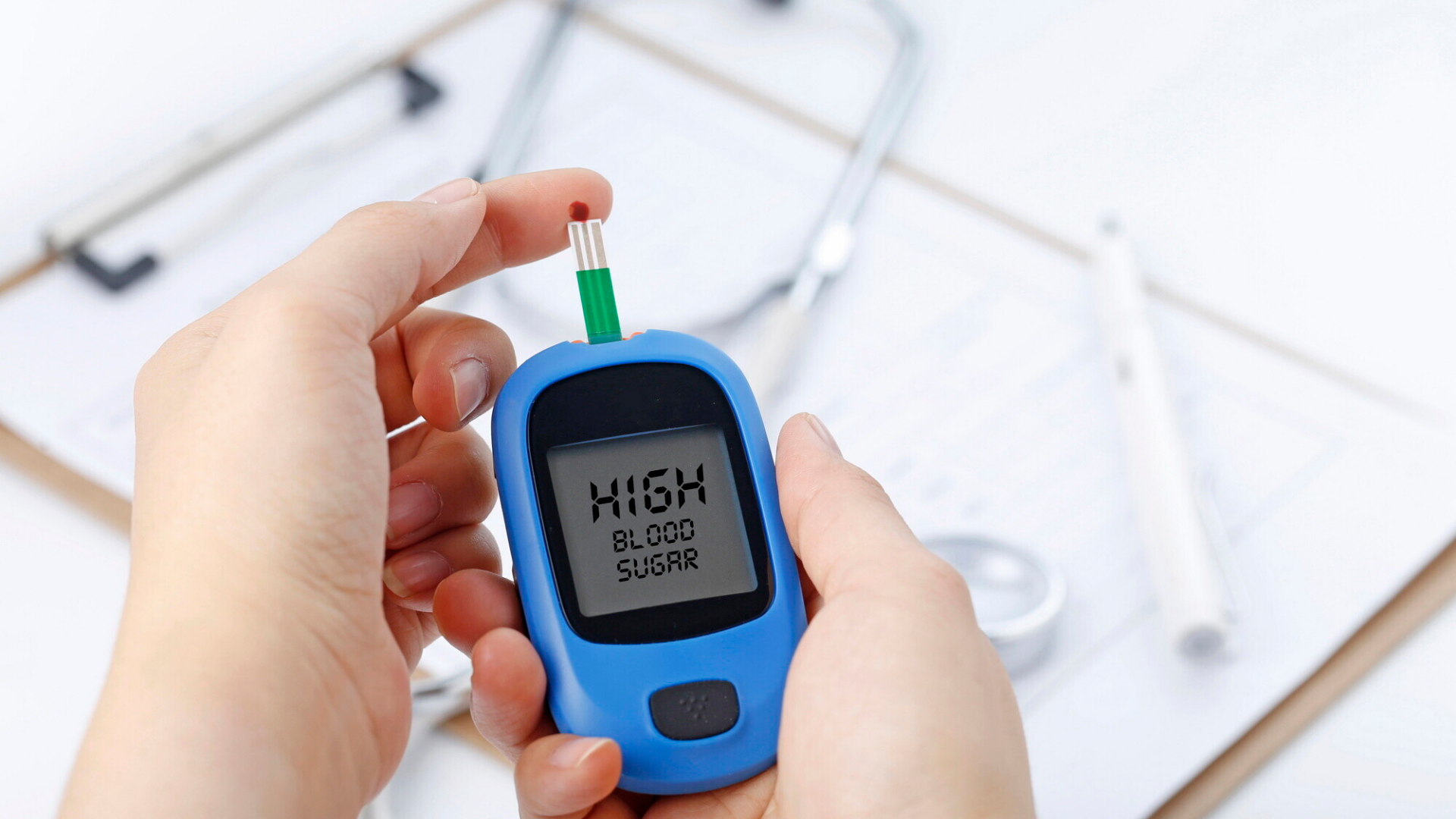 Bệnh tiểu đường có thể ảnh hưởng đến gân cơ và khớp vai, khiến cơn đau dễ xuất hiện hơn