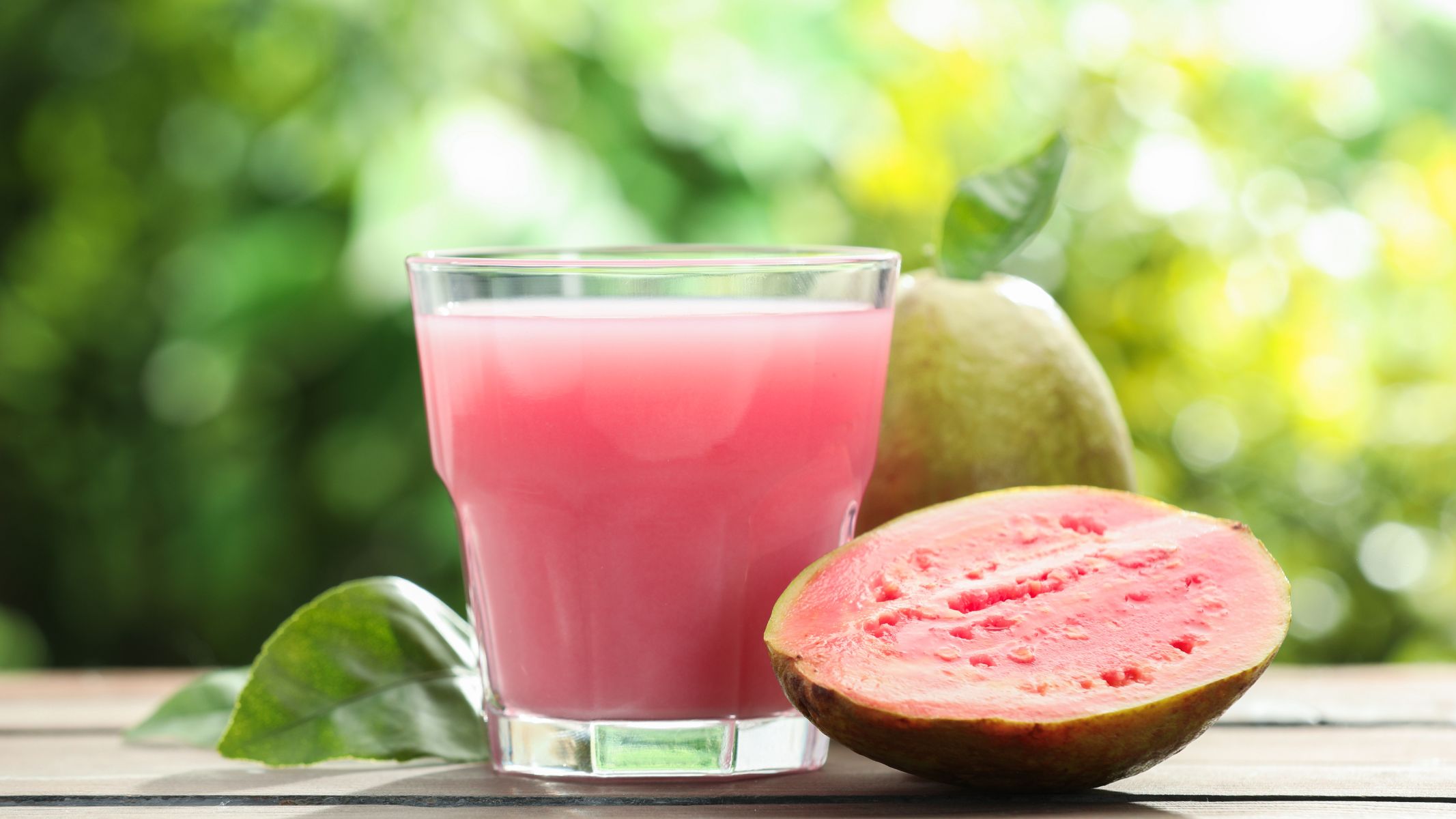 Nước ép ổi là lựa chọn nhẹ nhàng hơn cho người đau dạ dày