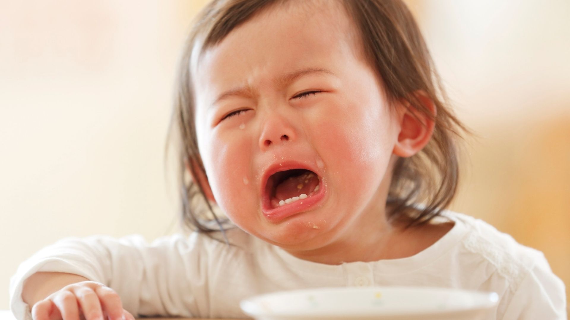 Trẻ em mắc bệnh lý nha khoa gây đau dưới hàm