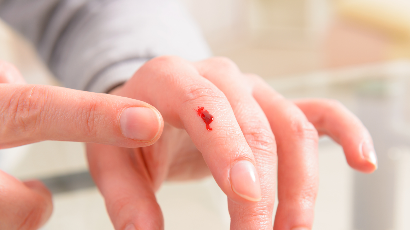 Vết thương lâu lành là một trong những dấu hiệu không nên bỏ qua