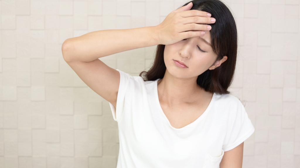 Mệt mỏi kéo dài là dấu hiệu bệnh tuyến giáp ở nữ thường gặp