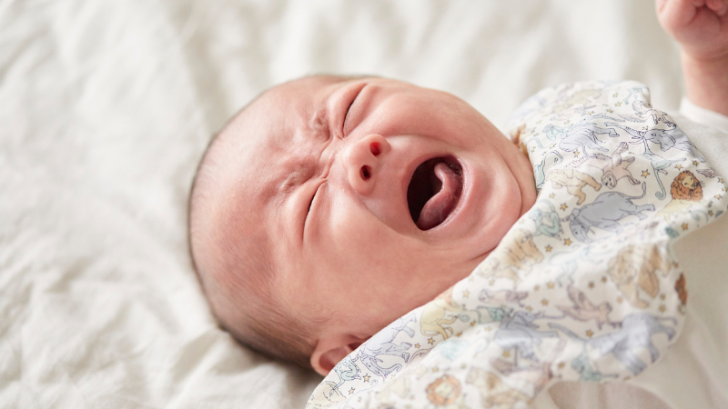 Bé bú sai khớp ngậm lâu dài có thể dẫn đến nhiều hệ lụy