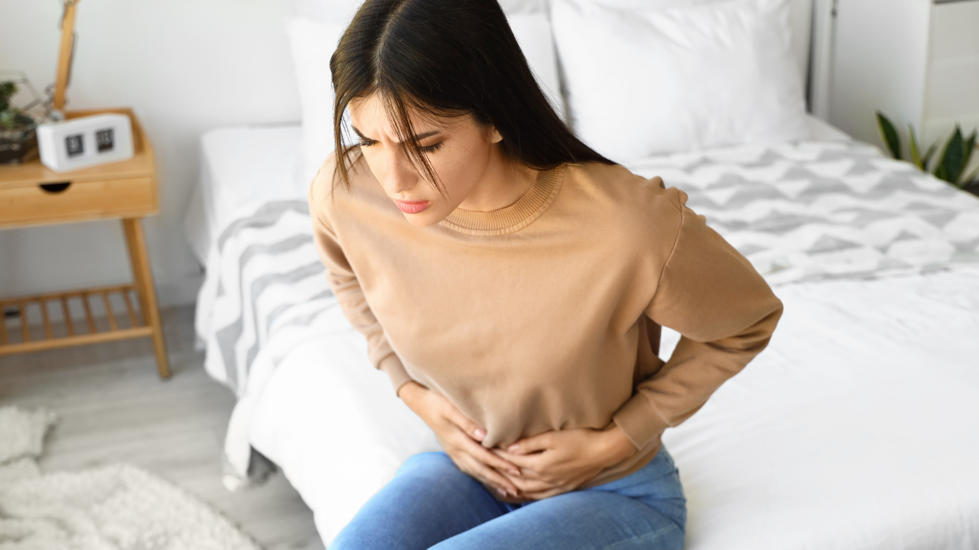 Khi ngày hành kinh đến gần, hormone thay đổi khiến cơ thể xuất hiện nhiều dấu hiệu báo trước