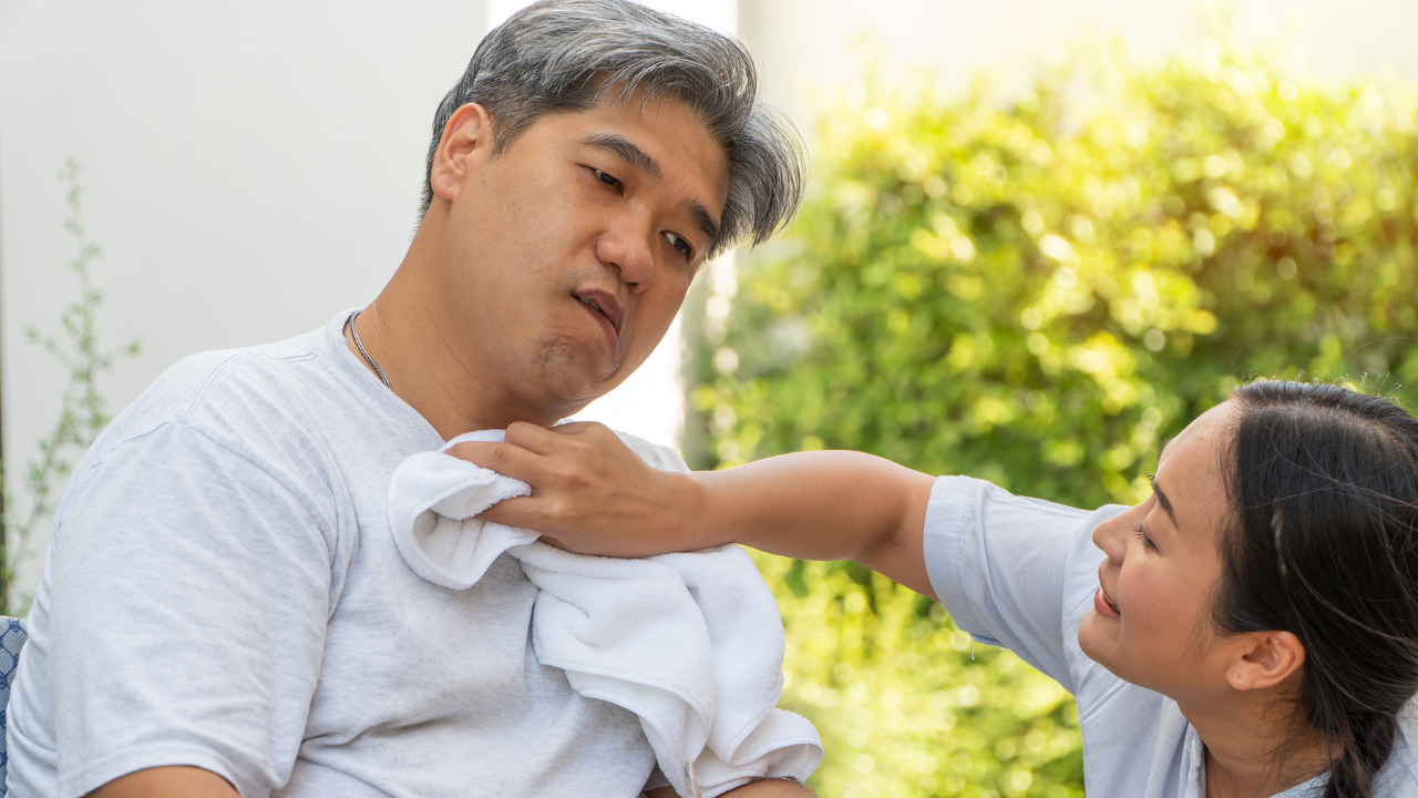 Méo miệng, nói ngọng cảnh báo dấu hiệu đột quỵ sớm