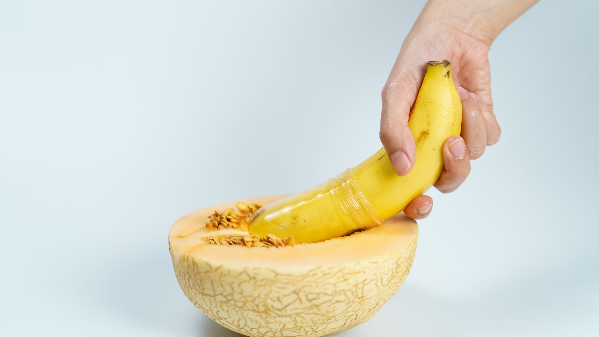 Quan hệ tình dục sớm là một nguyên nhân dẫn đến nhiễm trùng sau cắt bao quy đầu