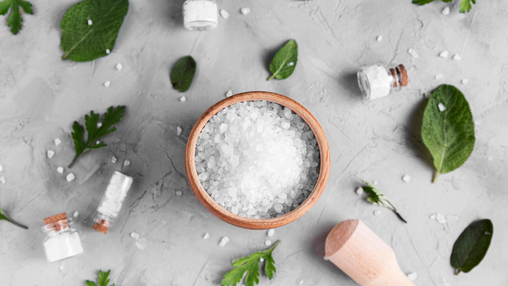 Chế độ ăn nhiều muối, protein động vật và thực phẩm chế biến sẵn làm thay đổi thành phần nước tiểu