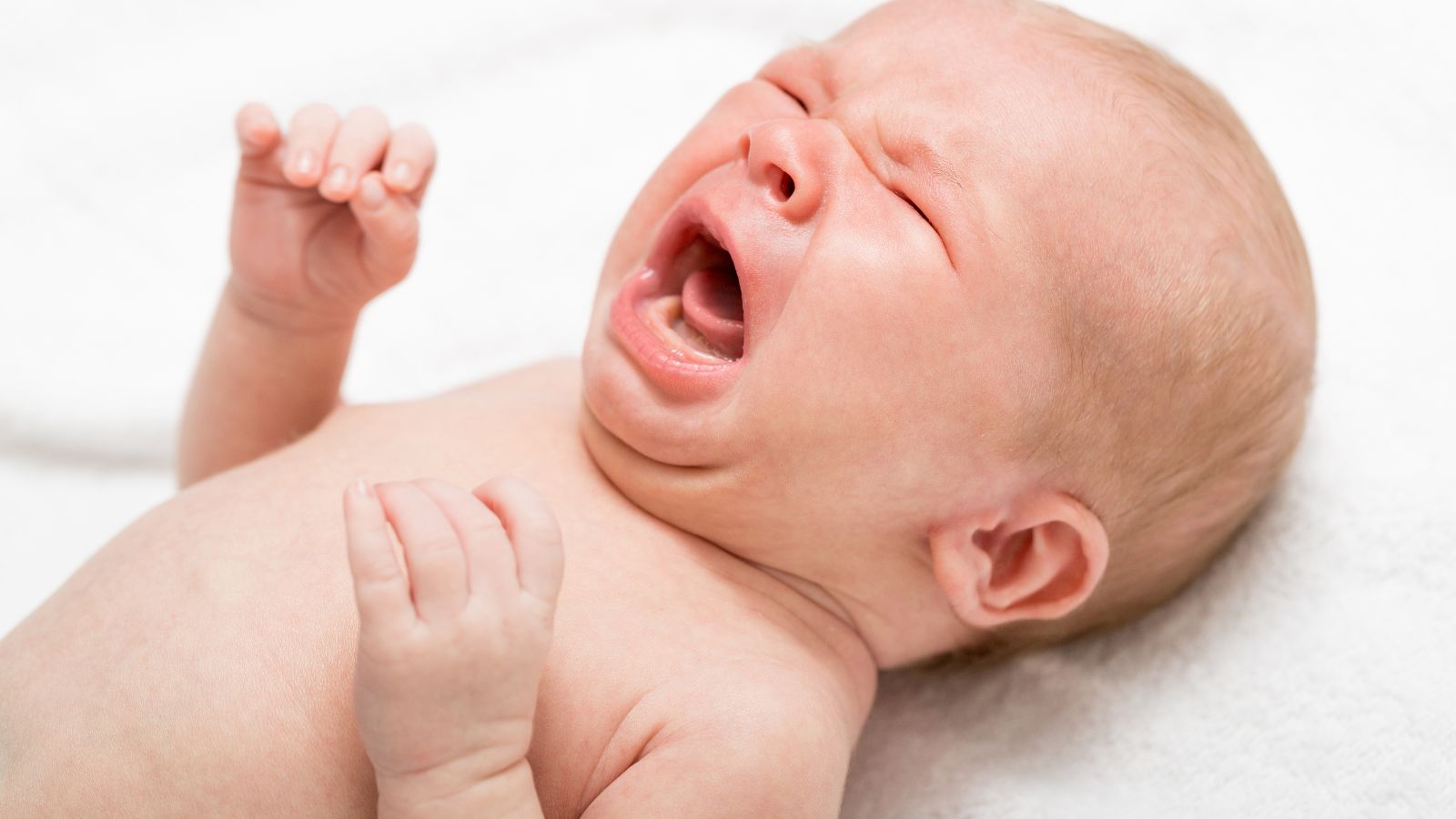 Da bé nhợt nhạt, xanh xao có thể do thiếu sắt hoặc vitamin