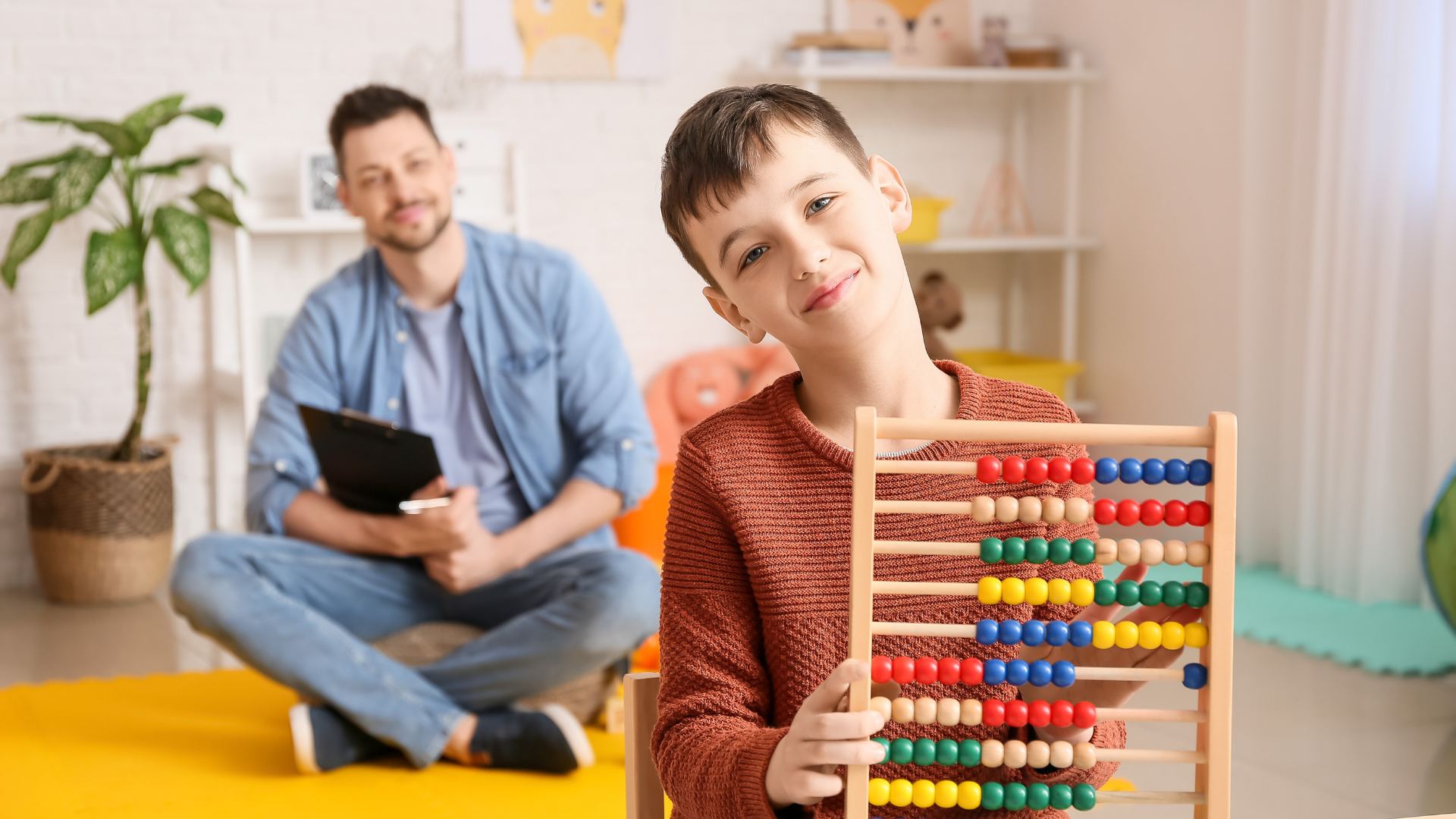 Khi thấy dấu hiệu trẻ tự kỷ, cha mẹ nên cân nhắc đưa con đi thăm khám