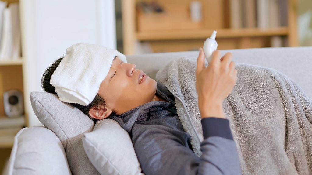 Một số người sau tiêm có thể gặp các triệu chứng toàn thân như sốt nhẹ