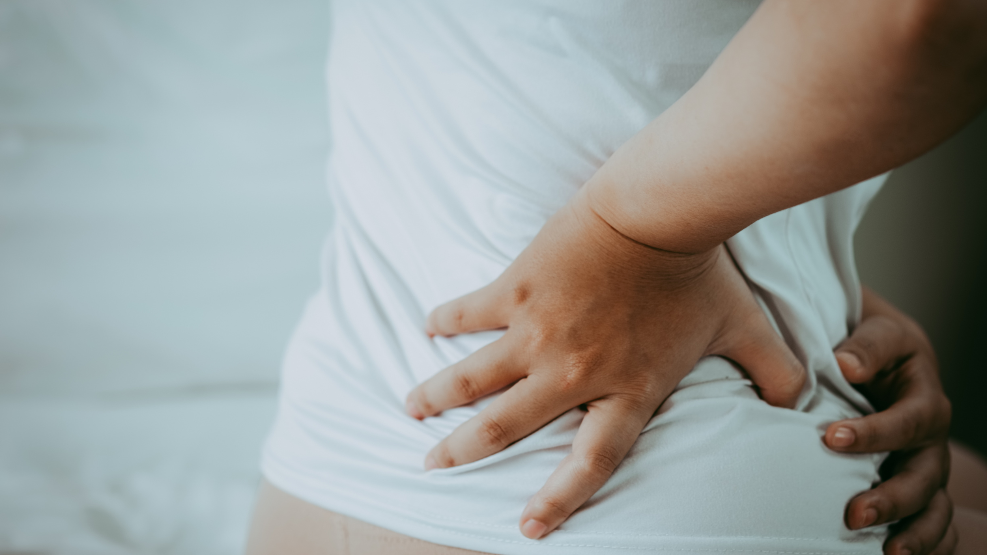 Nếu cơn đau dữ dội, kéo dài hoặc kèm dấu hiệu bất thường hãy liên hệ ngay bác sĩ