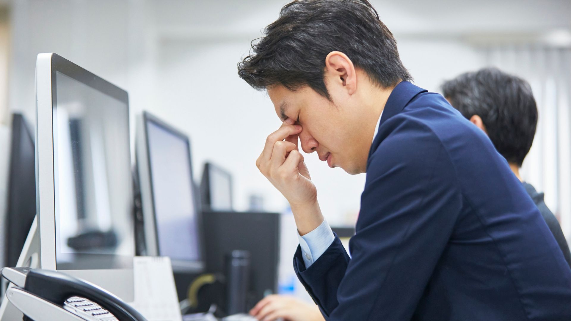 Đau nửa đầu bên phải là bệnh gì?