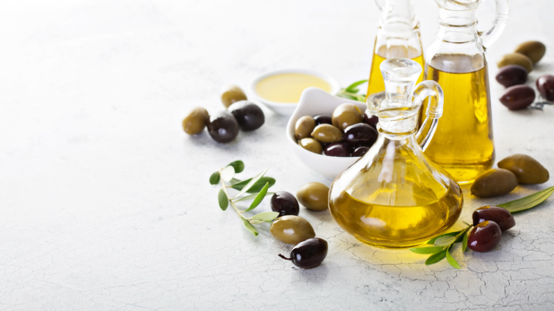 Tìm hiểu dầu oliu có tác dụng gì giúp cải thiện sức khỏe tim mạch và não bộ