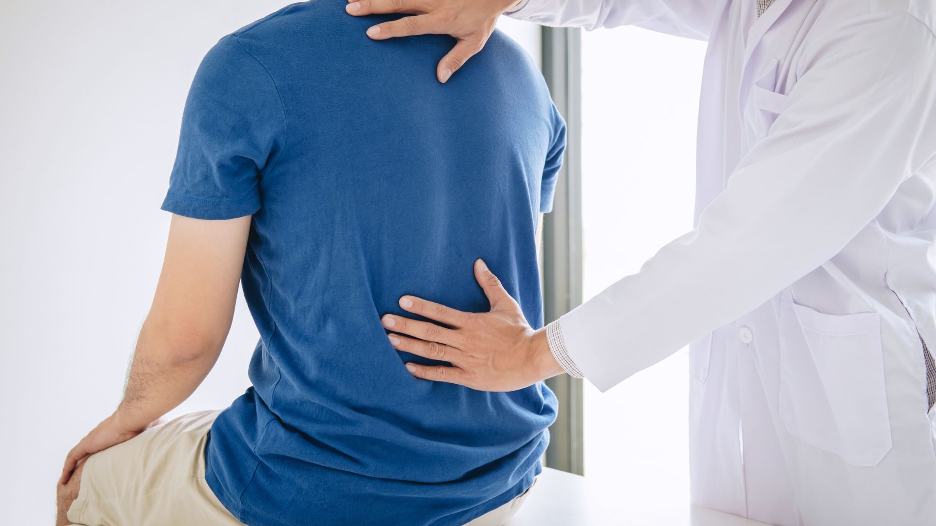 Để xử lý hiệu quả tình trạng đau thắt lưng phía bên trái, việc chẩn đoán đúng nguyên nhân là bước đầu tiên