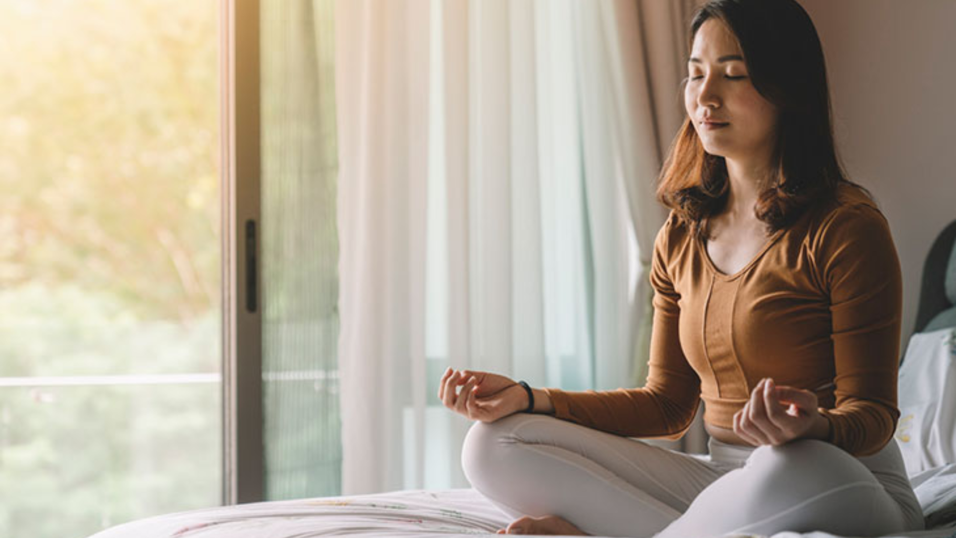 Thư giãn tinh thần, tập thiền và hít thở sâu không chỉ tốt cho sức khỏe mà còn giảm đầy bụng buồn nôn