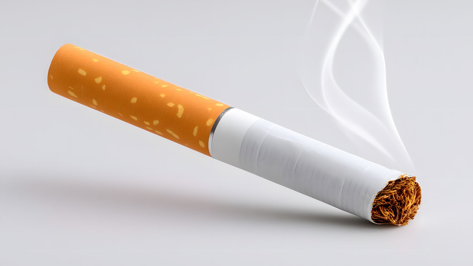 Bỏ thuốc lá là bước đầu tiên và quan trọng nhất để cải thiện tình trạng dày thành phế quản