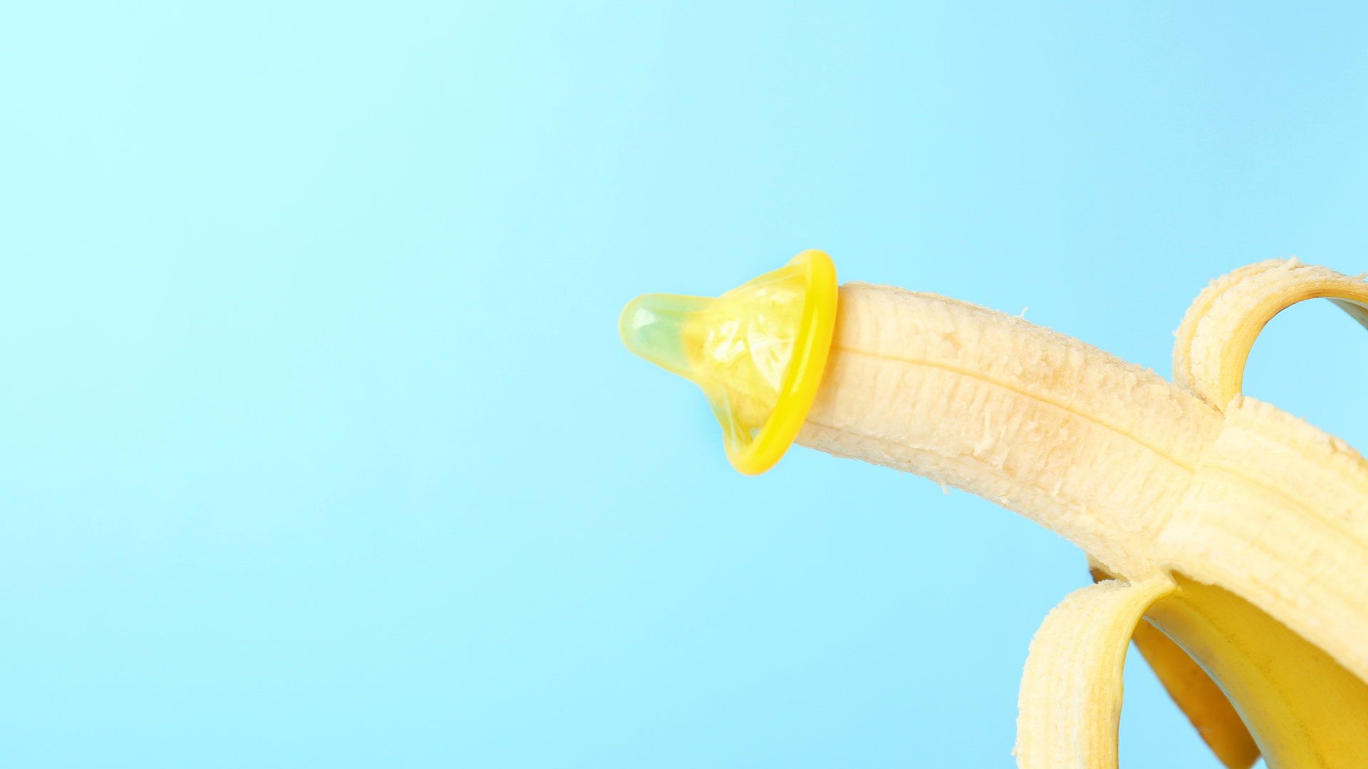 Giải đáp trực tiếp đeo bao cao su có bị HIV không?