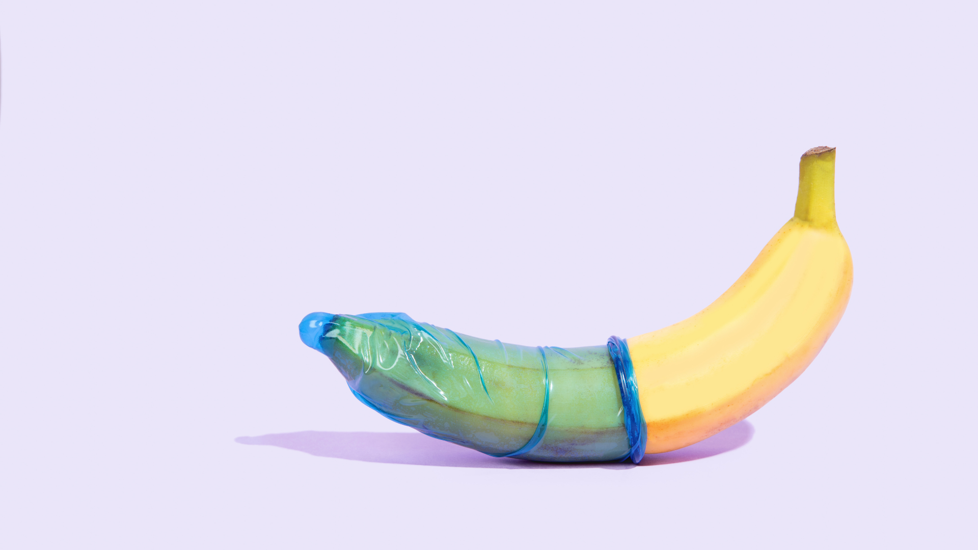 Vì sao đeo bao cao su có bị HIV không vẫn là câu hỏi cần hiểu rõ