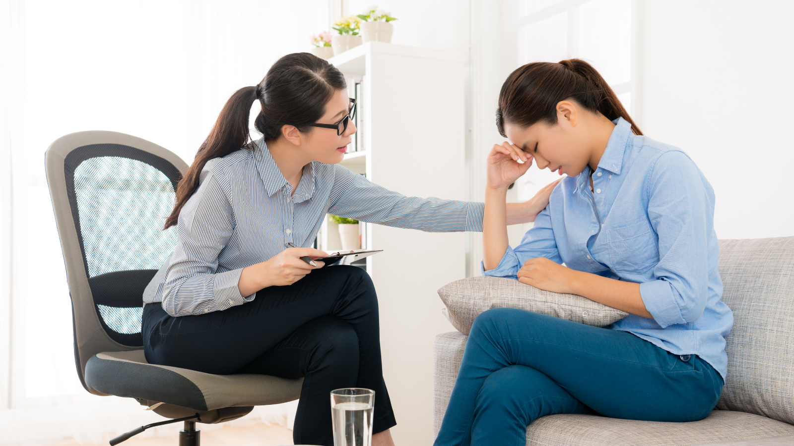 Hỗ trợ tâm lý giúp người bệnh vượt qua giai đoạn trầm cảm sau xuất huyết não