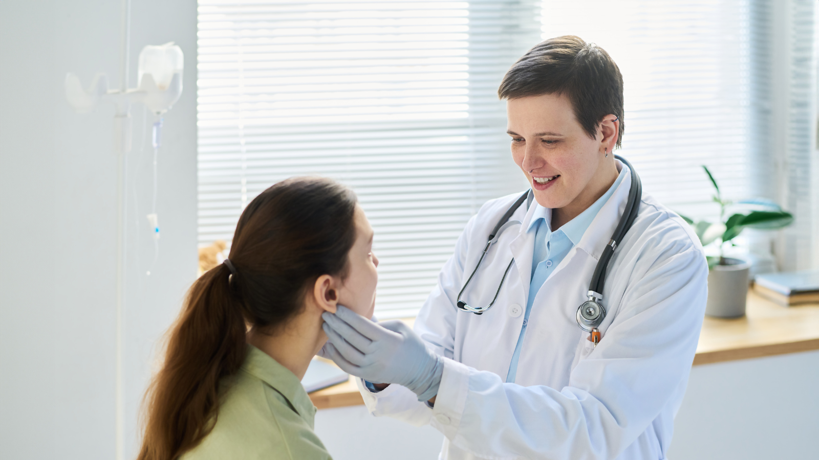 Đi khám sớm giúp bác sĩ đưa ra phác đồ phù hợp, tránh biến chứng và hạn chế tái phát