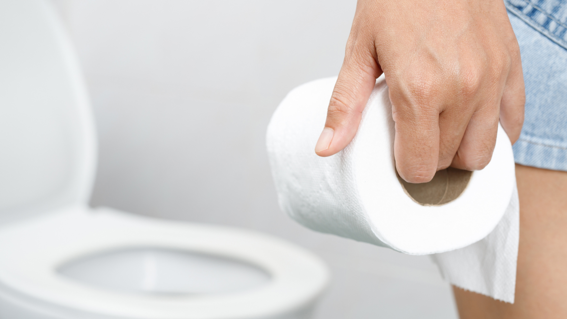 Đi ngoài phân lỏng trắng đục là bị làm sao?3